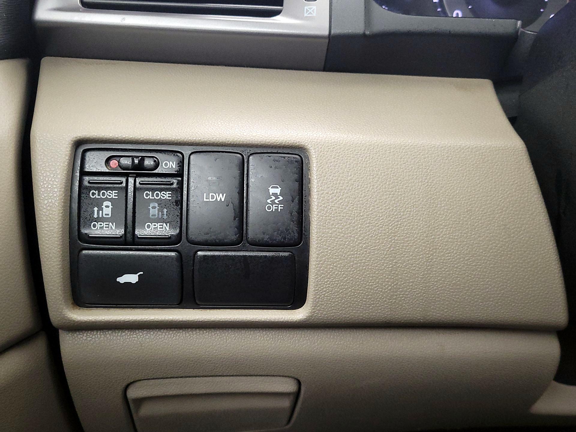 Thumbnail: 2014 Honda Odyssey - 13