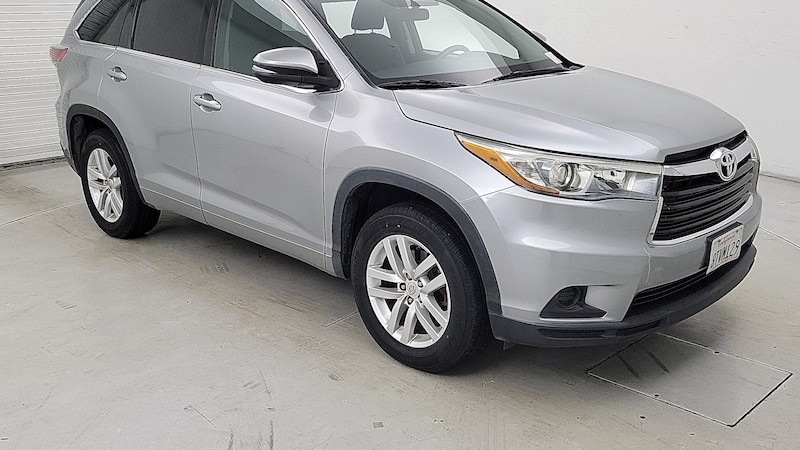 2015 Toyota Highlander LE Hero Image