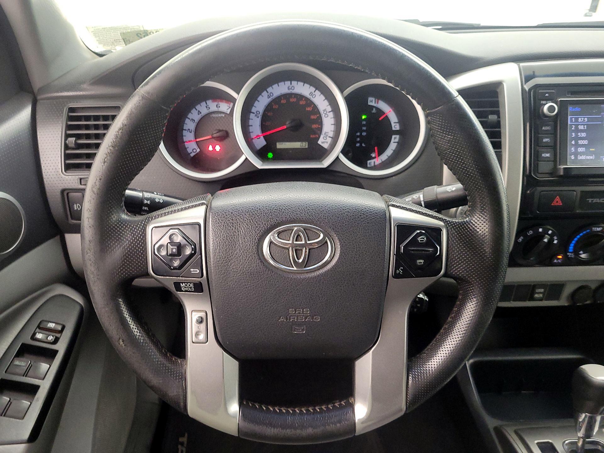 Thumbnail: 2015 Toyota Tacoma - 10