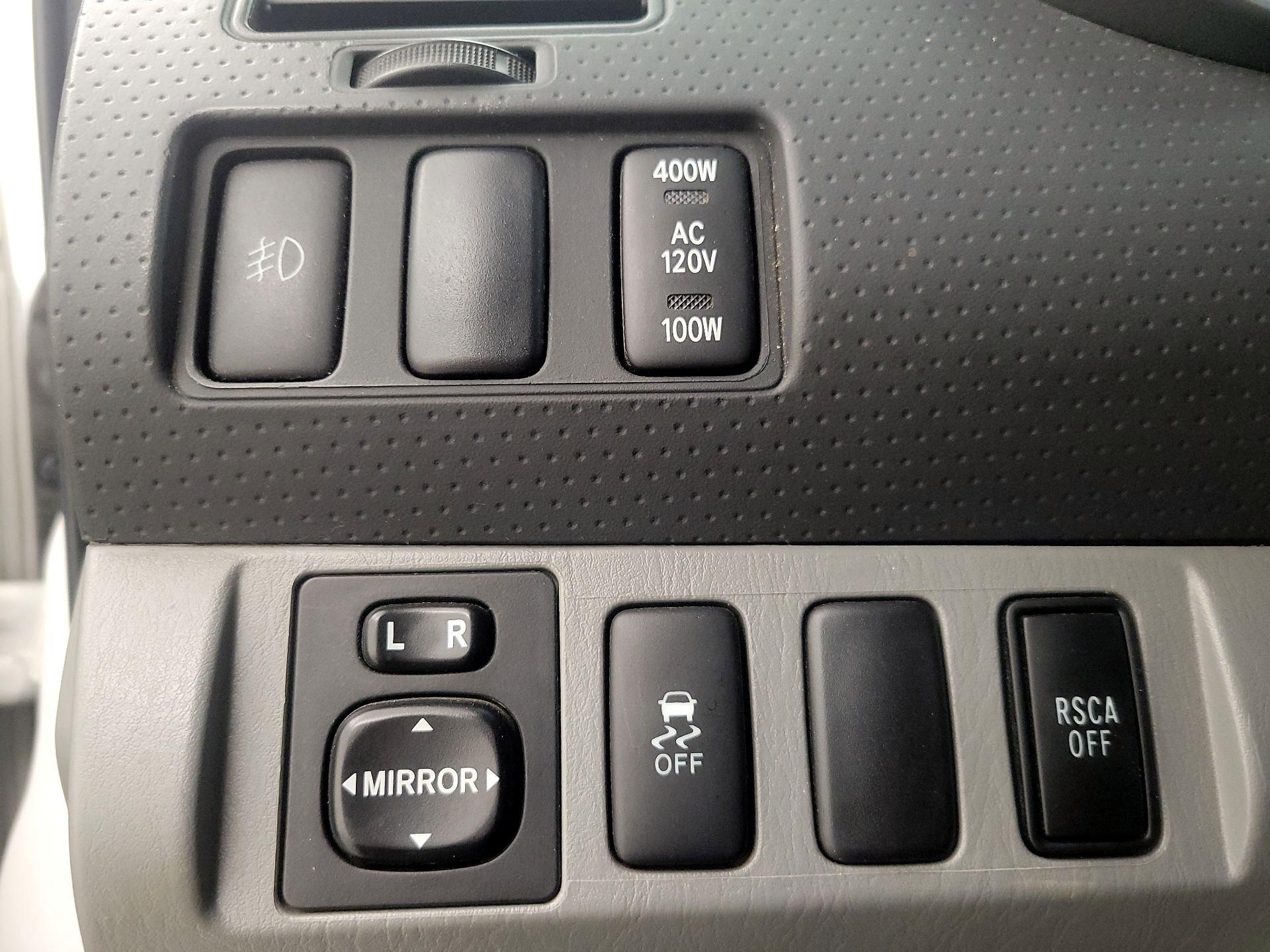 Thumbnail: 2015 Toyota Tacoma - 13