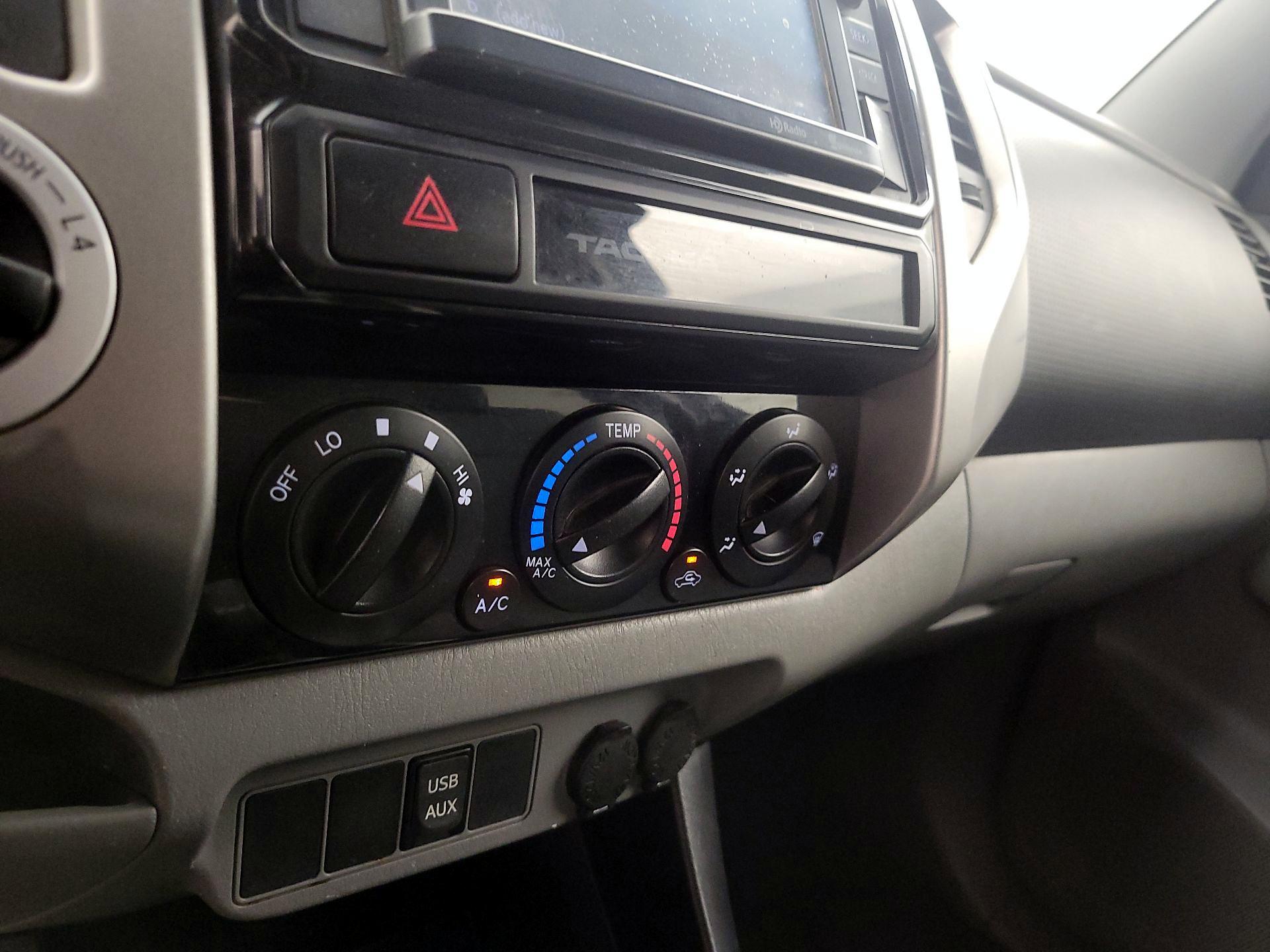 Thumbnail: 2015 Toyota Tacoma - 16