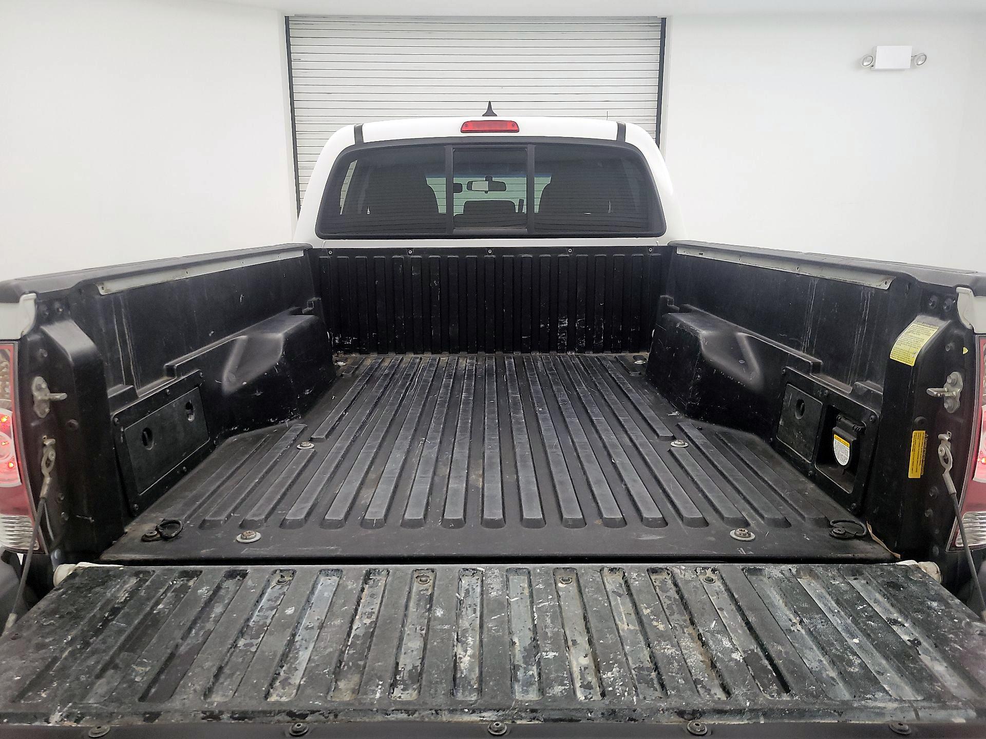 Thumbnail: 2015 Toyota Tacoma - 20