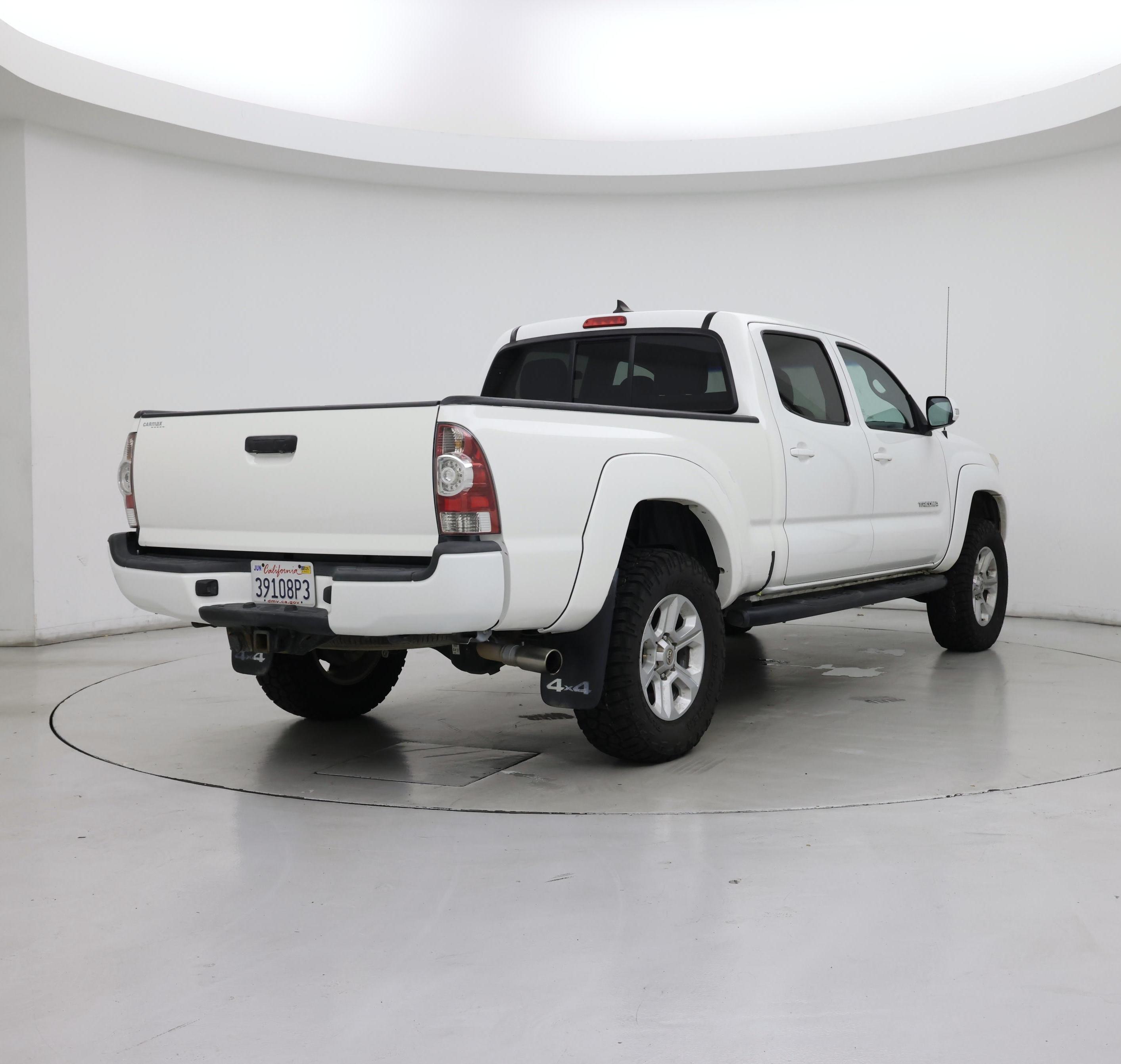 Thumbnail: 2015 Toyota Tacoma - 8
