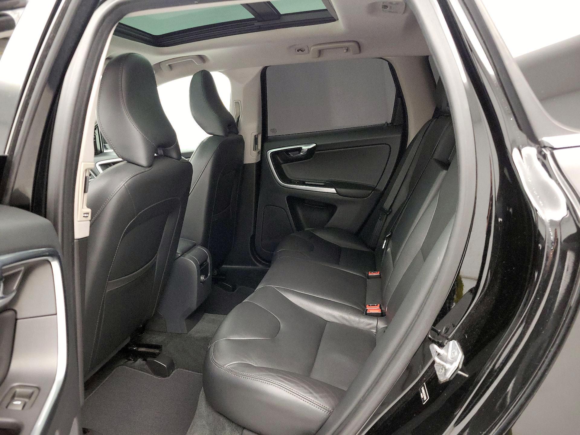 Thumbnail: 2016 Volvo XC60 - 20
