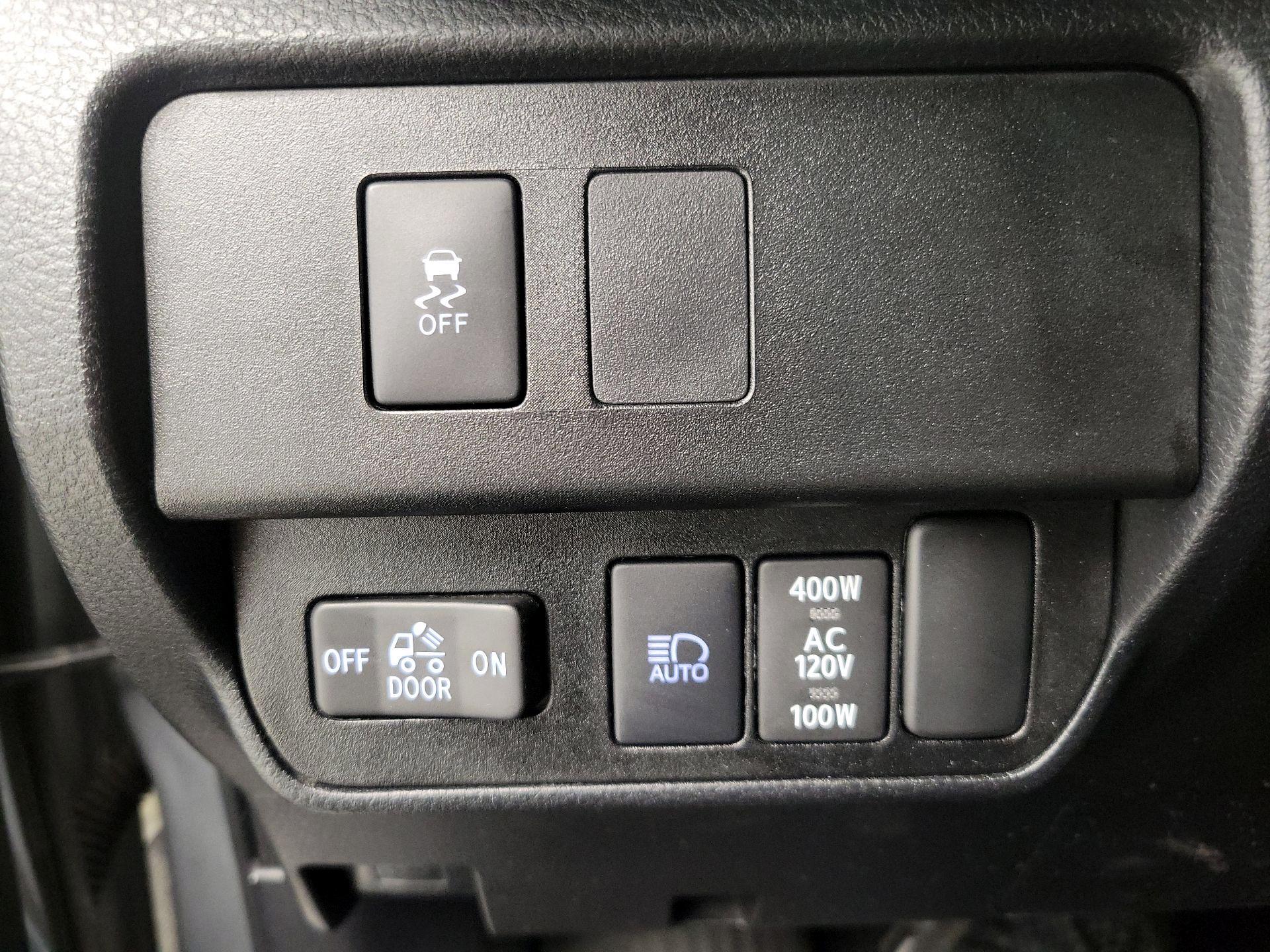 Thumbnail: 2022 Toyota Tacoma - 13