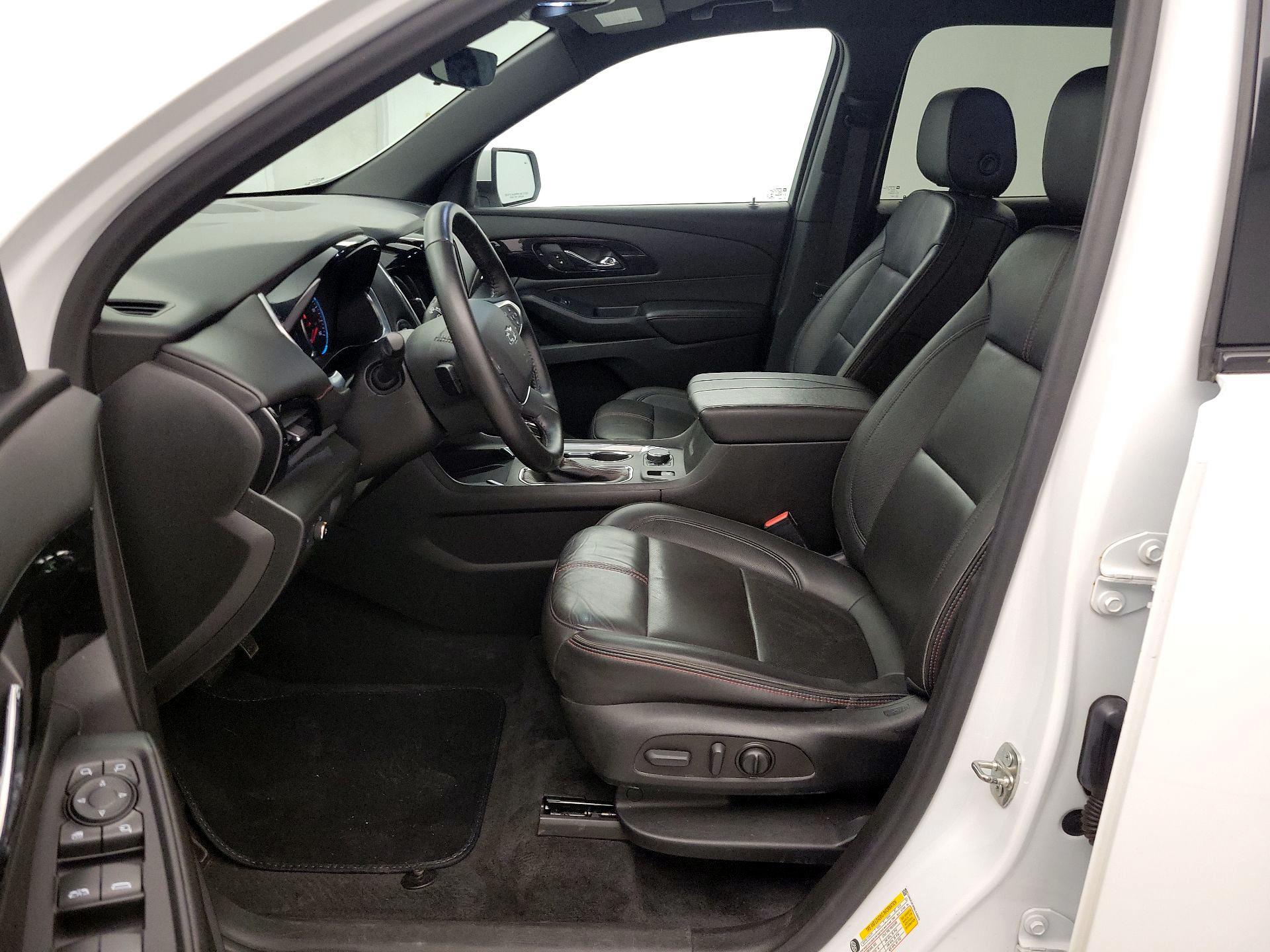 Thumbnail: 2022 Chevrolet Traverse - 11