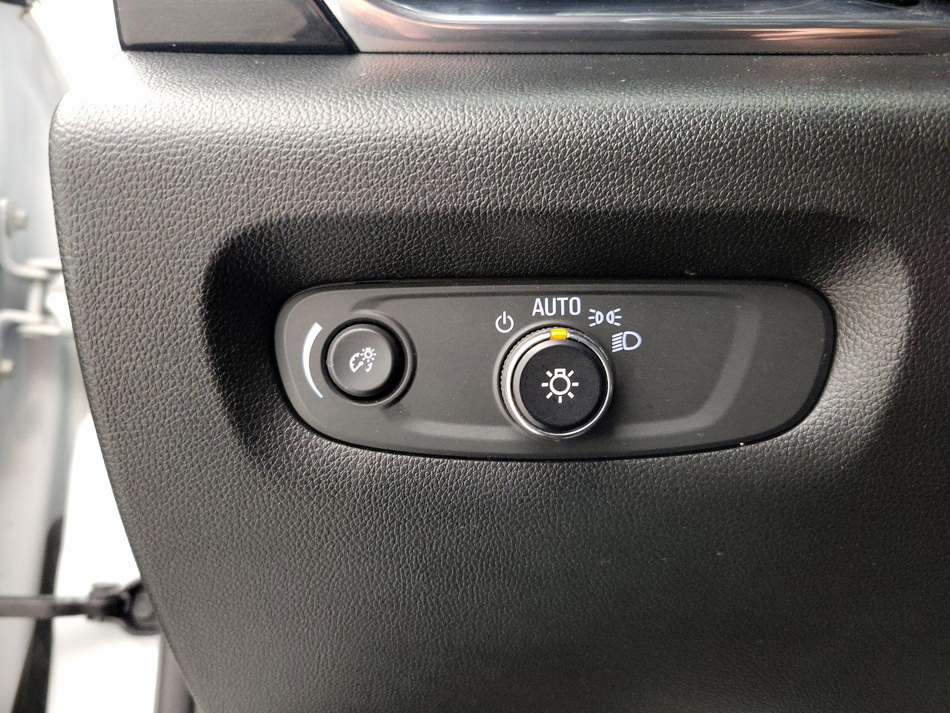 Thumbnail: 2022 Chevrolet Traverse - 13