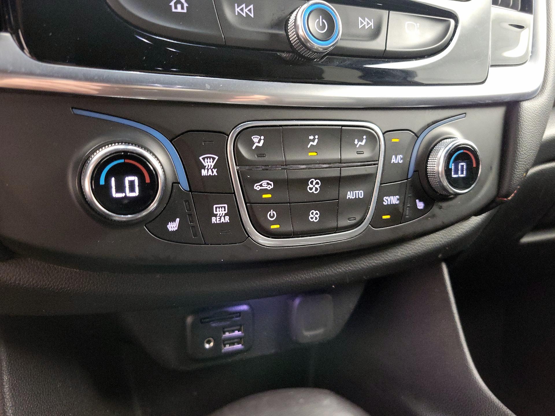 Thumbnail: 2022 Chevrolet Traverse - 17