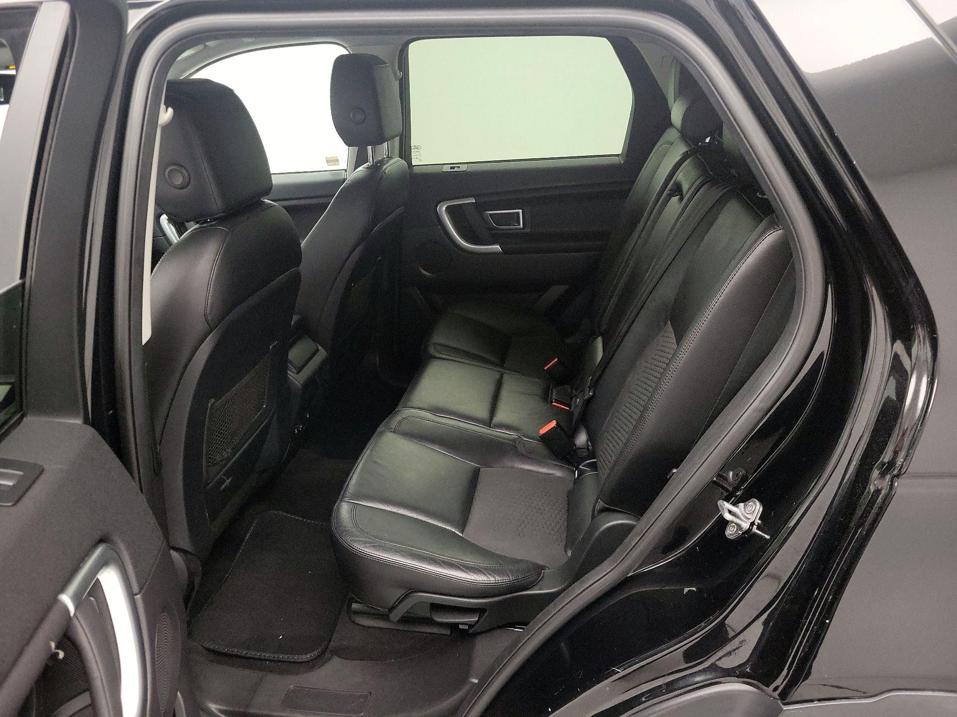 Thumbnail: 2017 Land Rover Discovery Sport - 20