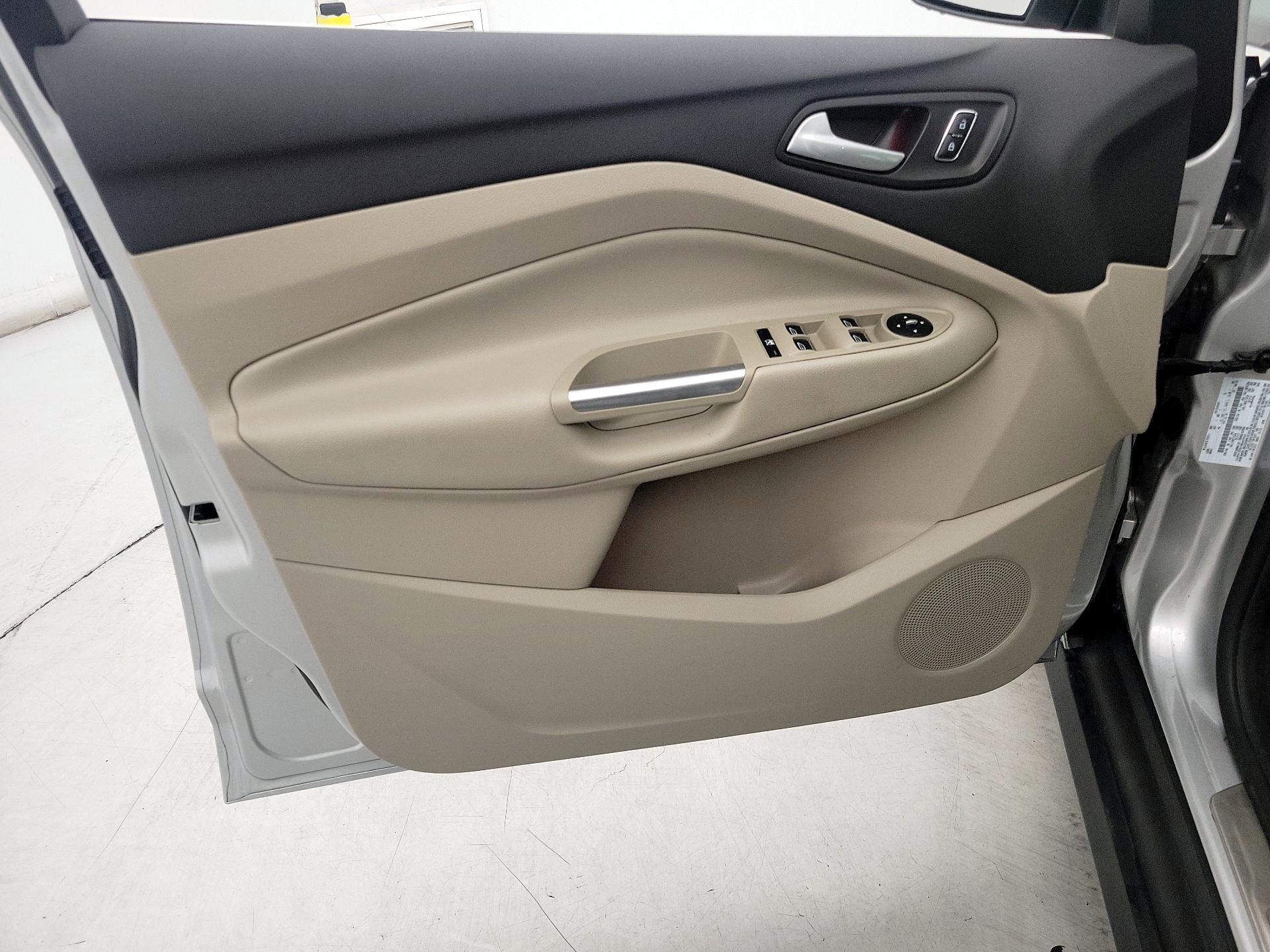 Thumbnail: 2016 Ford C-Max - 12