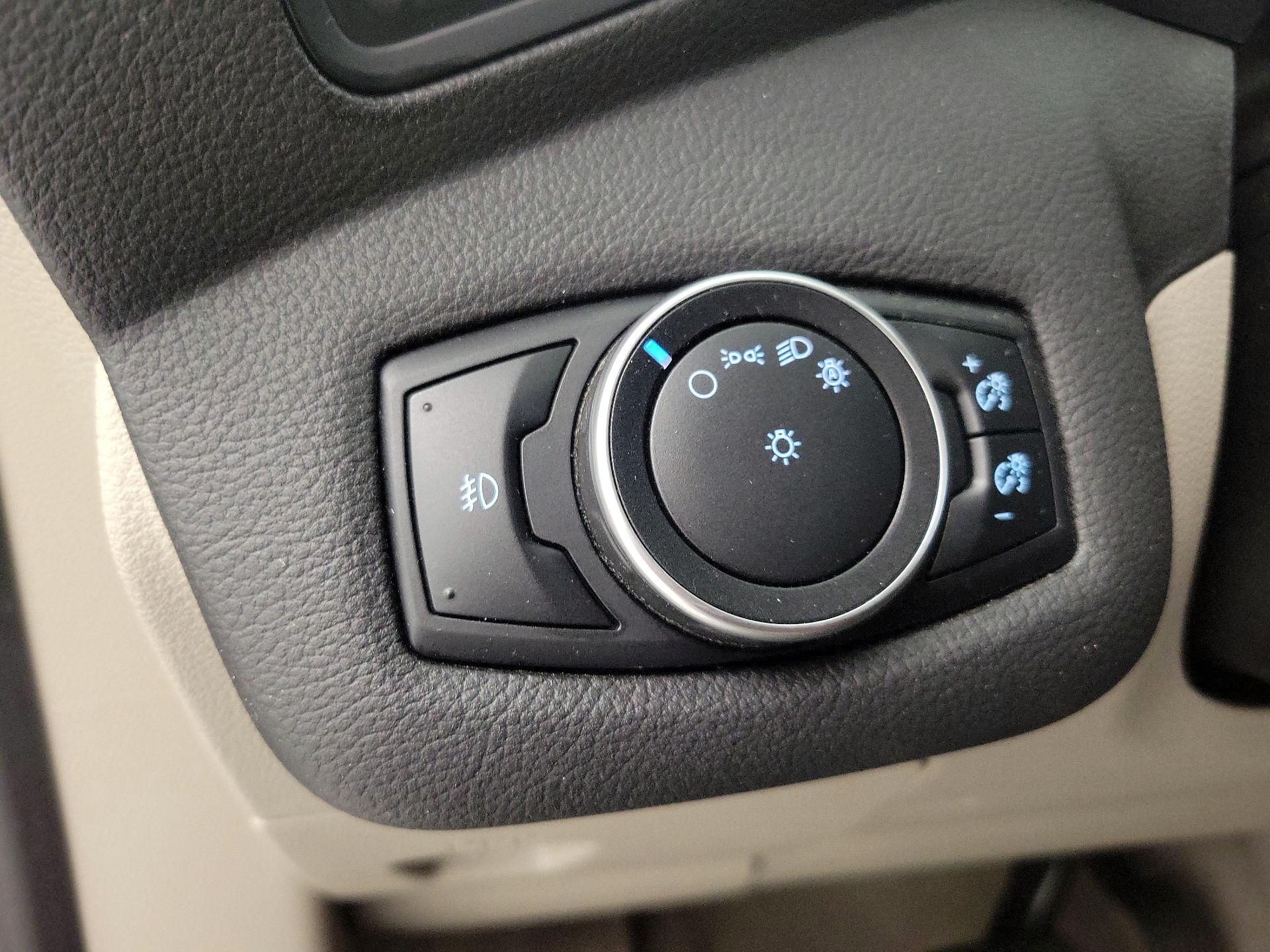Thumbnail: 2016 Ford C-Max - 13