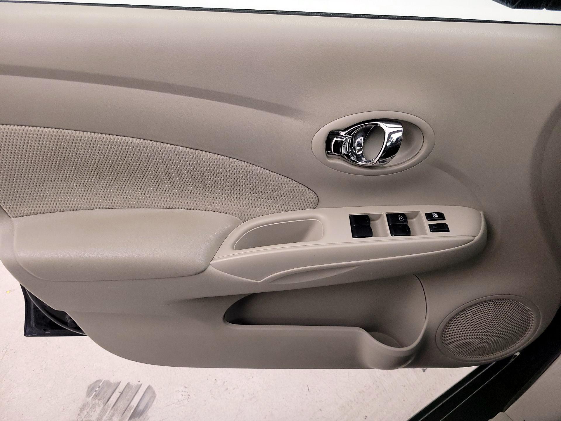 Thumbnail: 2014 Nissan Versa - 10