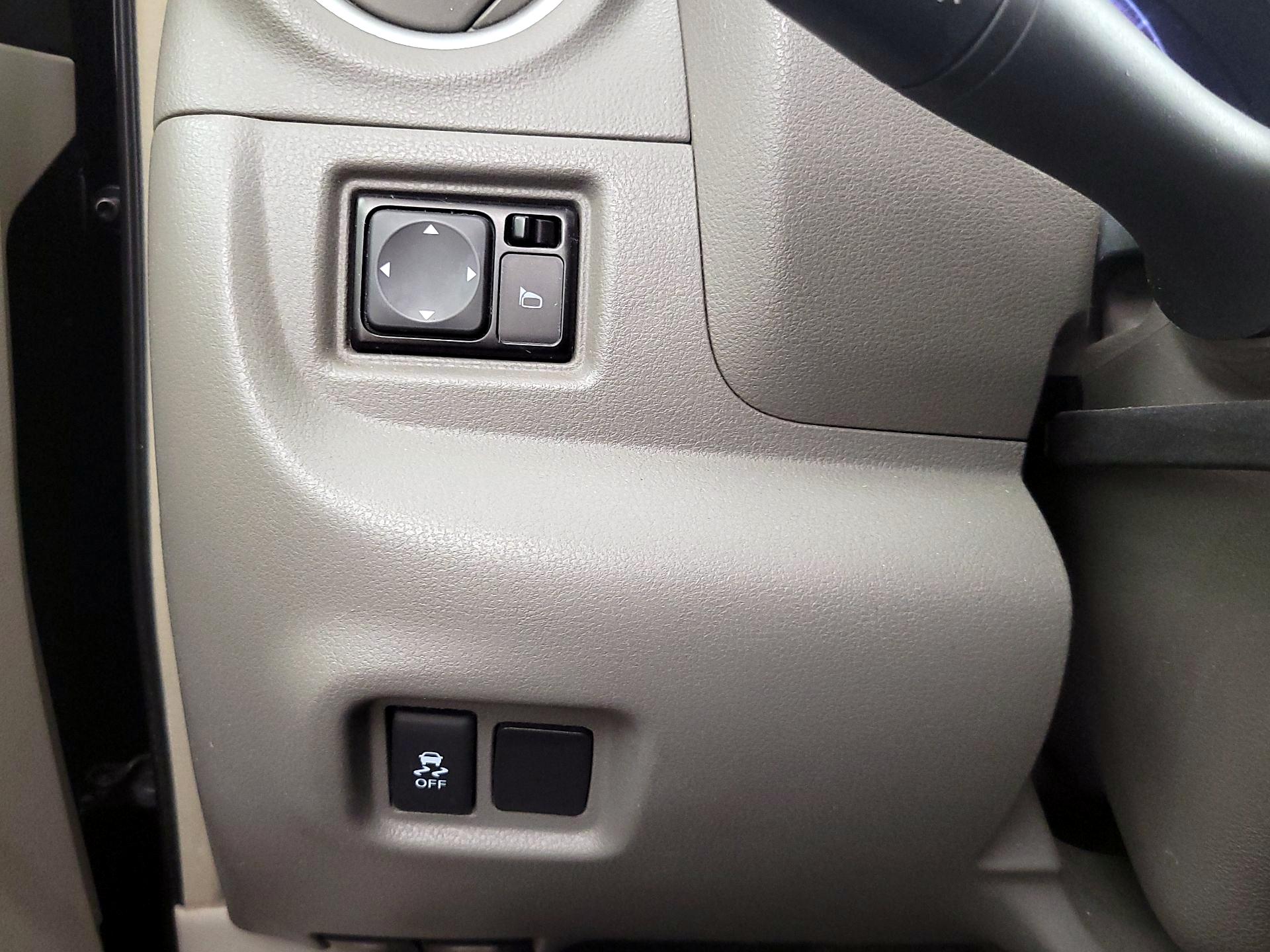 Thumbnail: 2014 Nissan Versa - 11