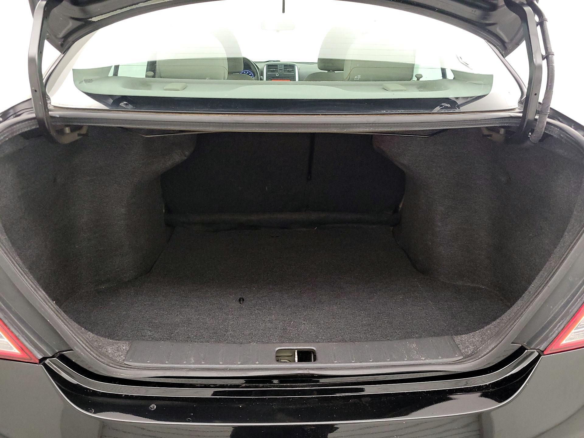 Thumbnail: 2014 Nissan Versa - 17