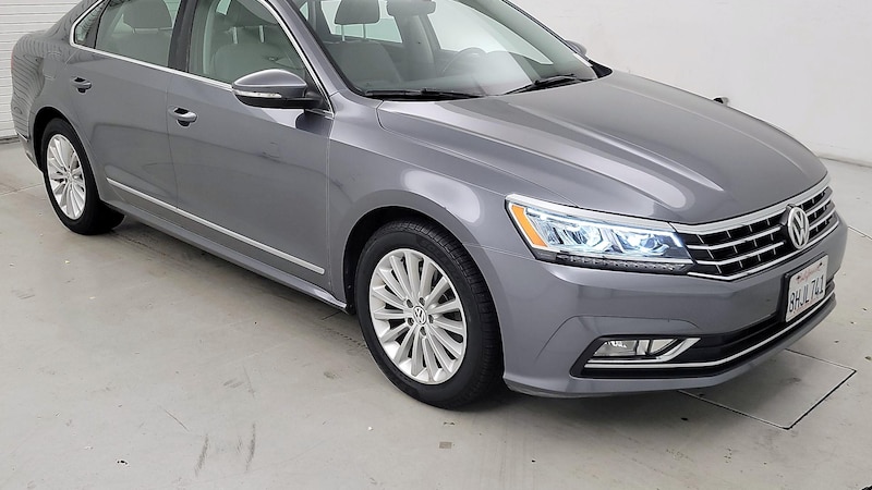 2016 Volkswagen Passat SE Hero Image