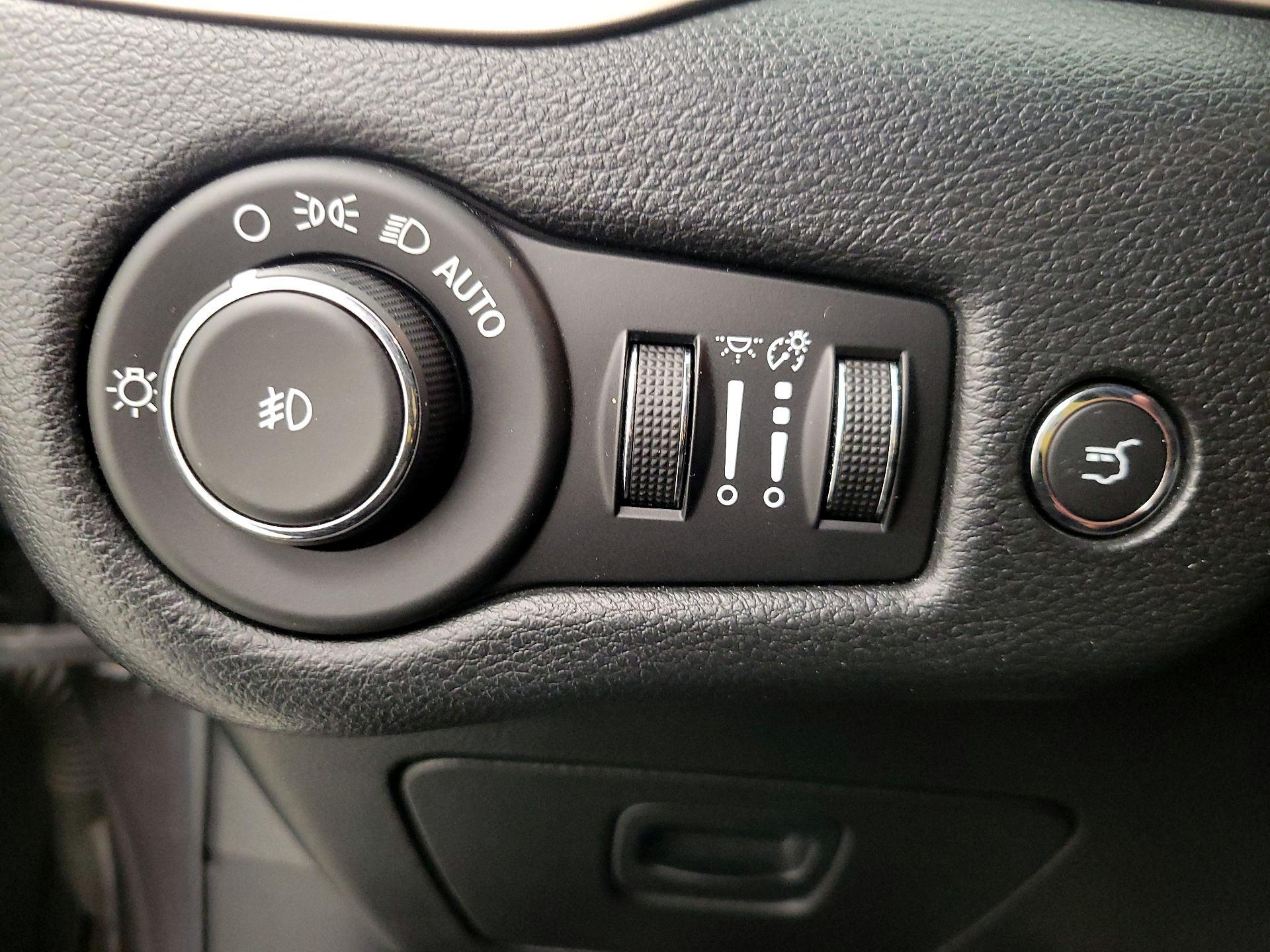 Thumbnail: 2014 Jeep Cherokee - 13