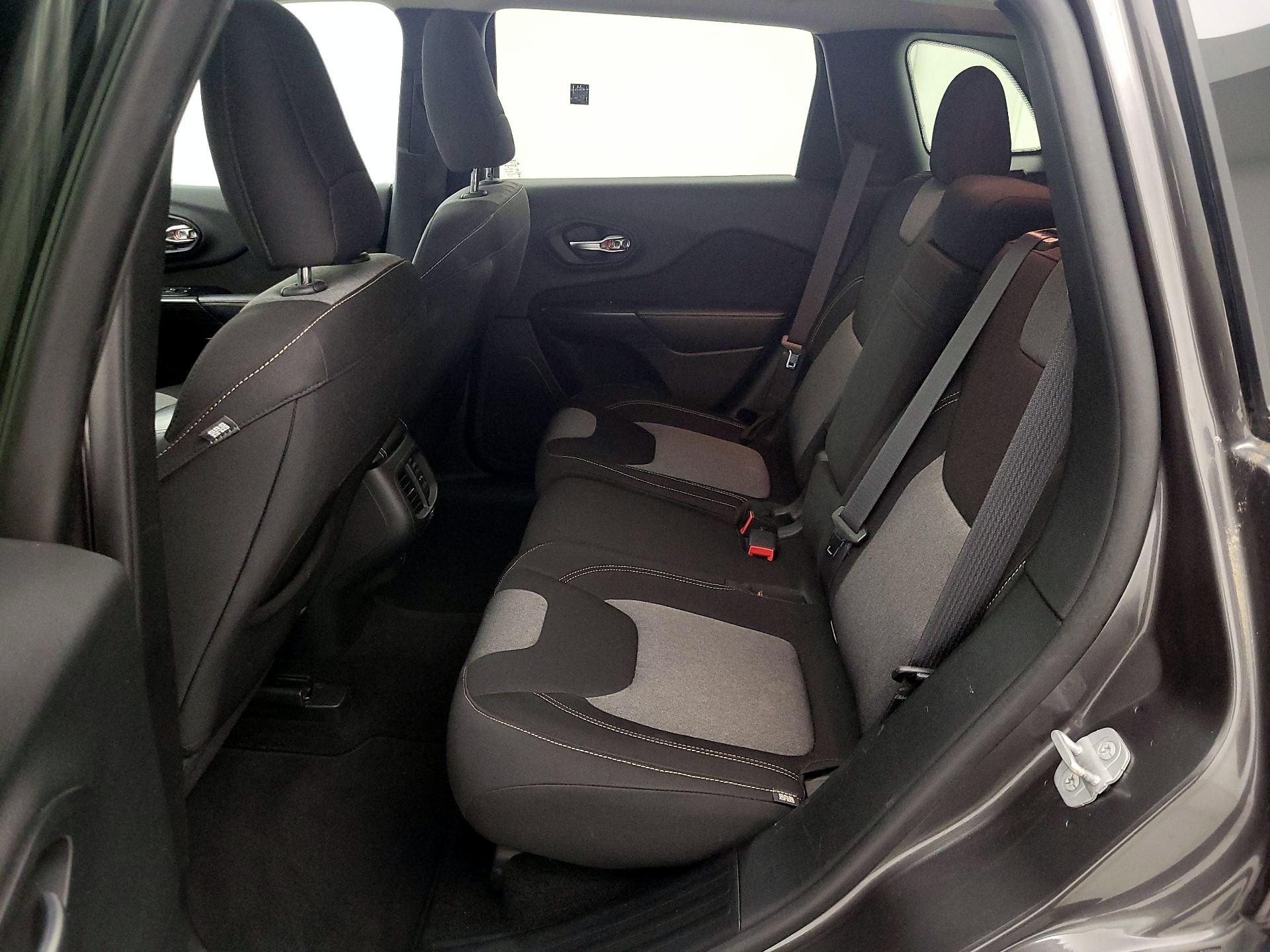 Thumbnail: 2014 Jeep Cherokee - 20
