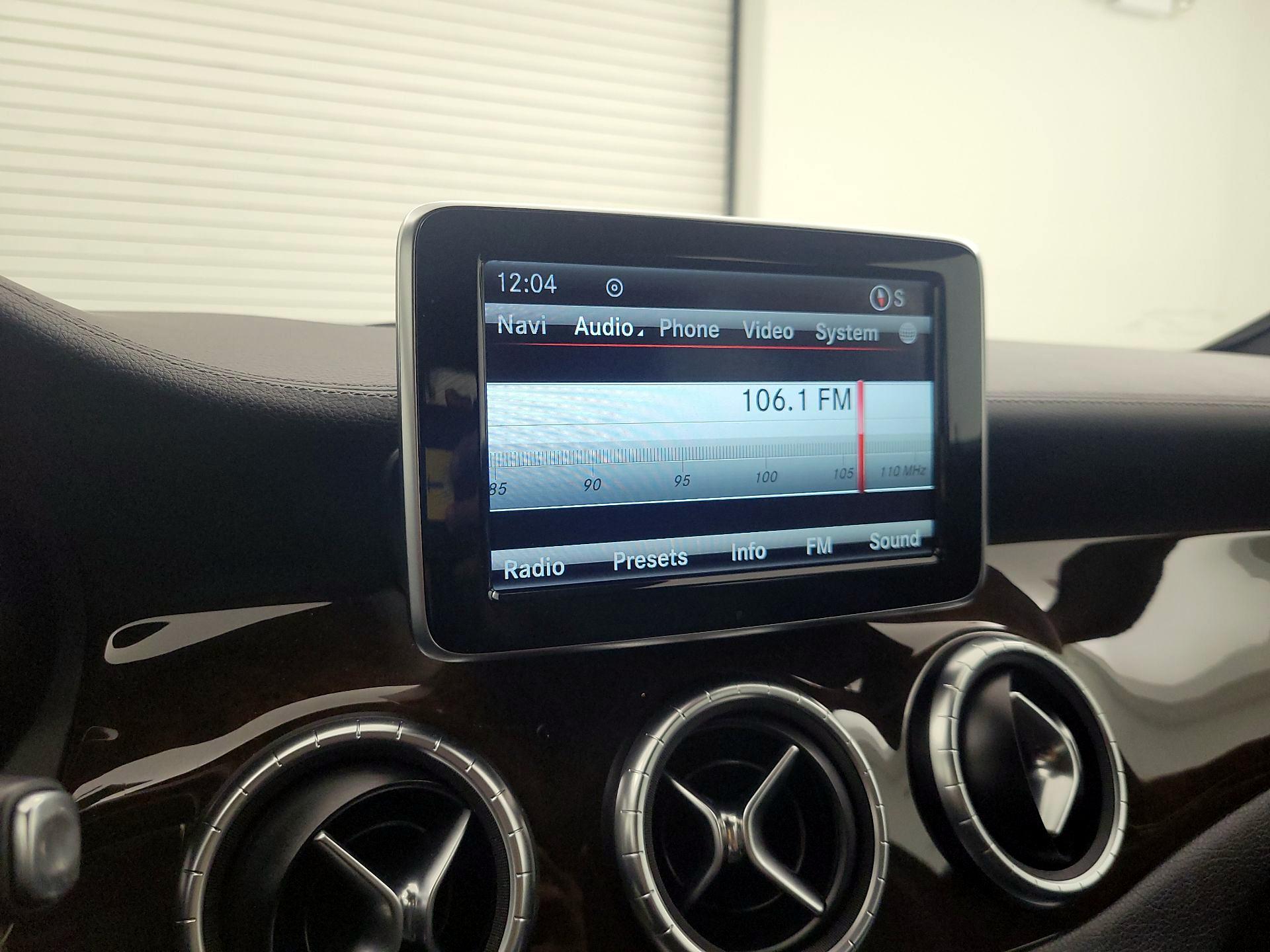 Thumbnail: 2014 Mercedes-Benz CLA - 14