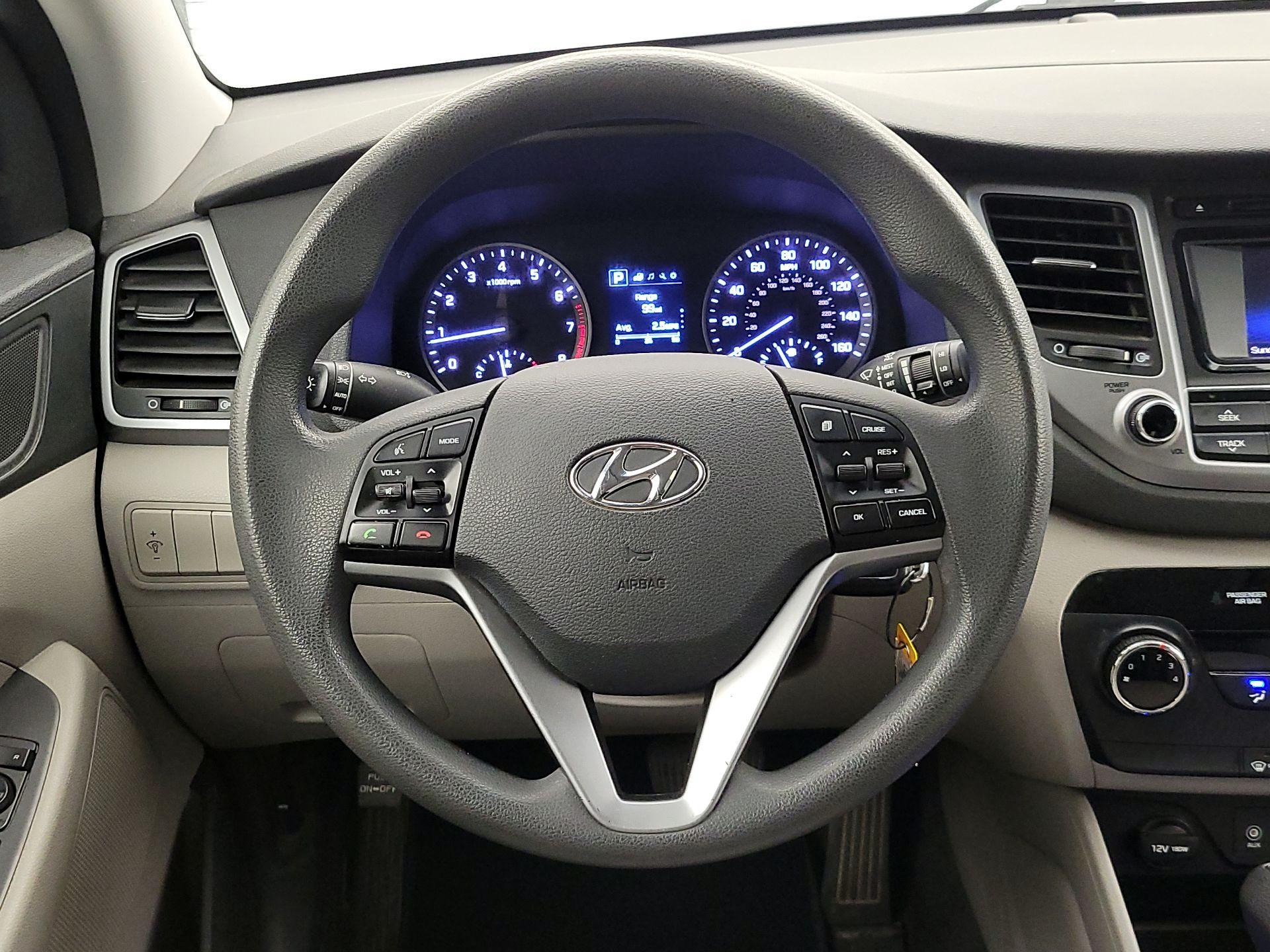 Thumbnail: 2016 Hyundai Tucson - 10