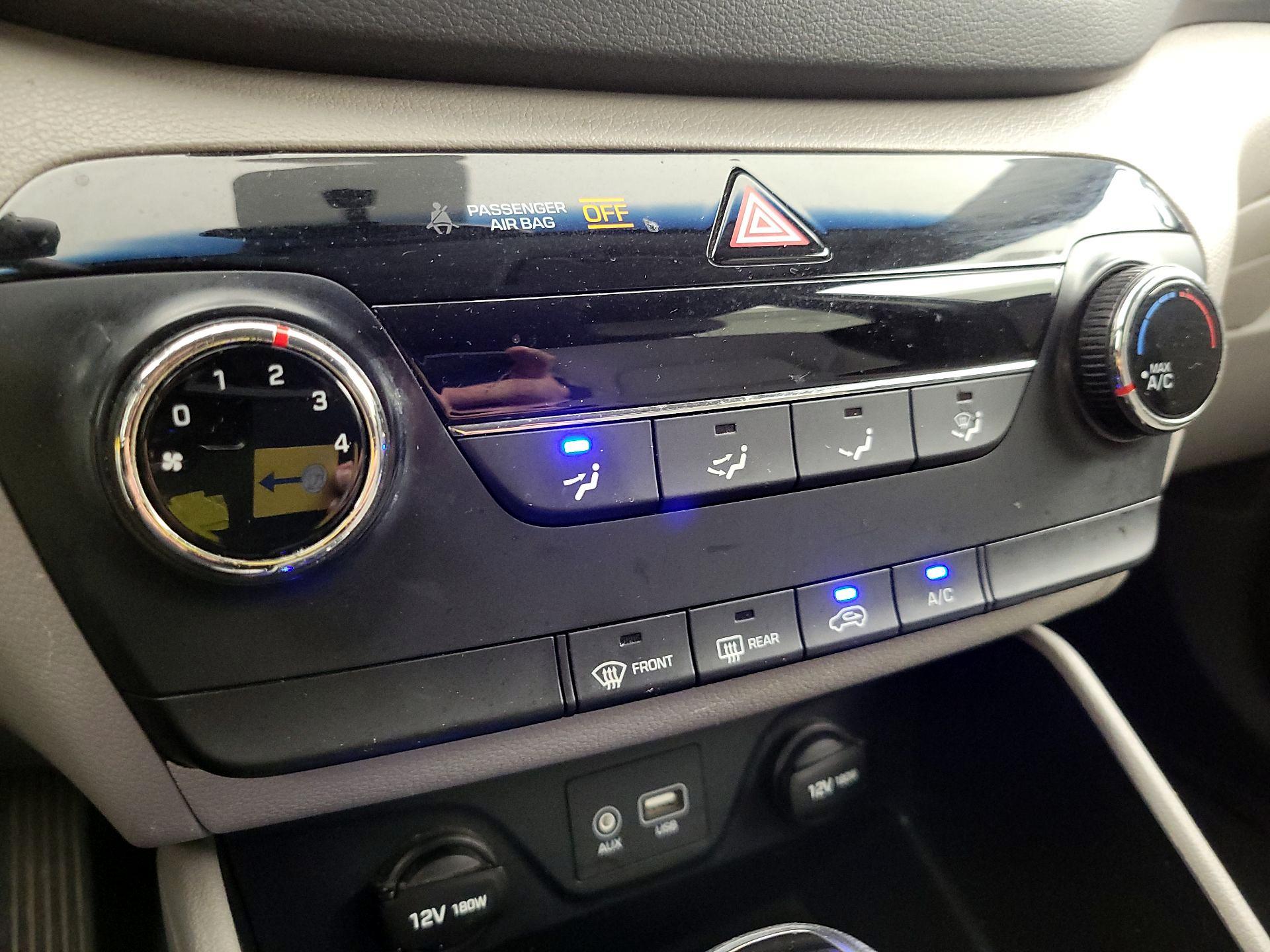 Thumbnail: 2016 Hyundai Tucson - 16