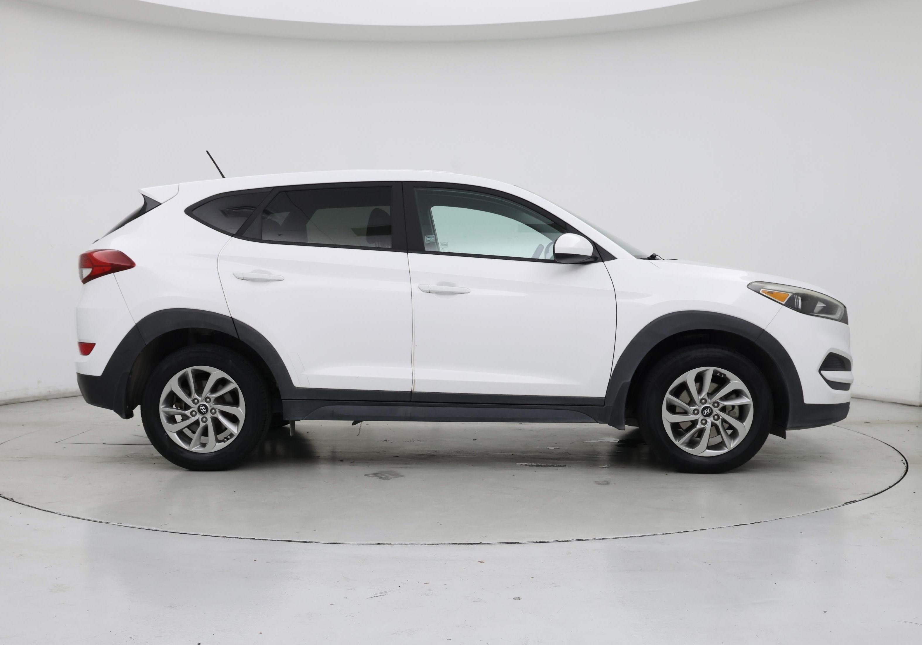 Thumbnail: 2016 Hyundai Tucson - 7