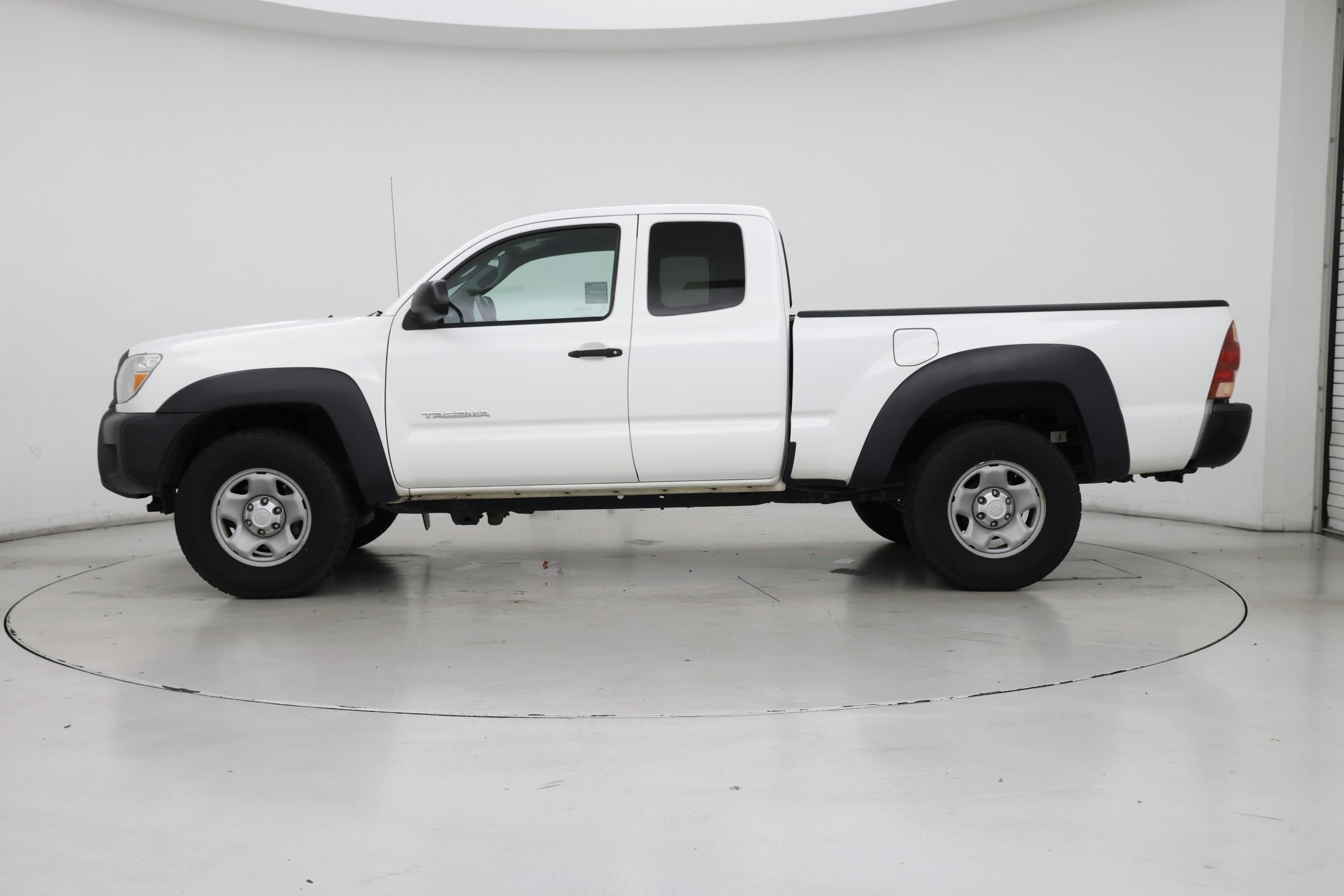 Thumbnail: 2013 Toyota Tacoma - 3