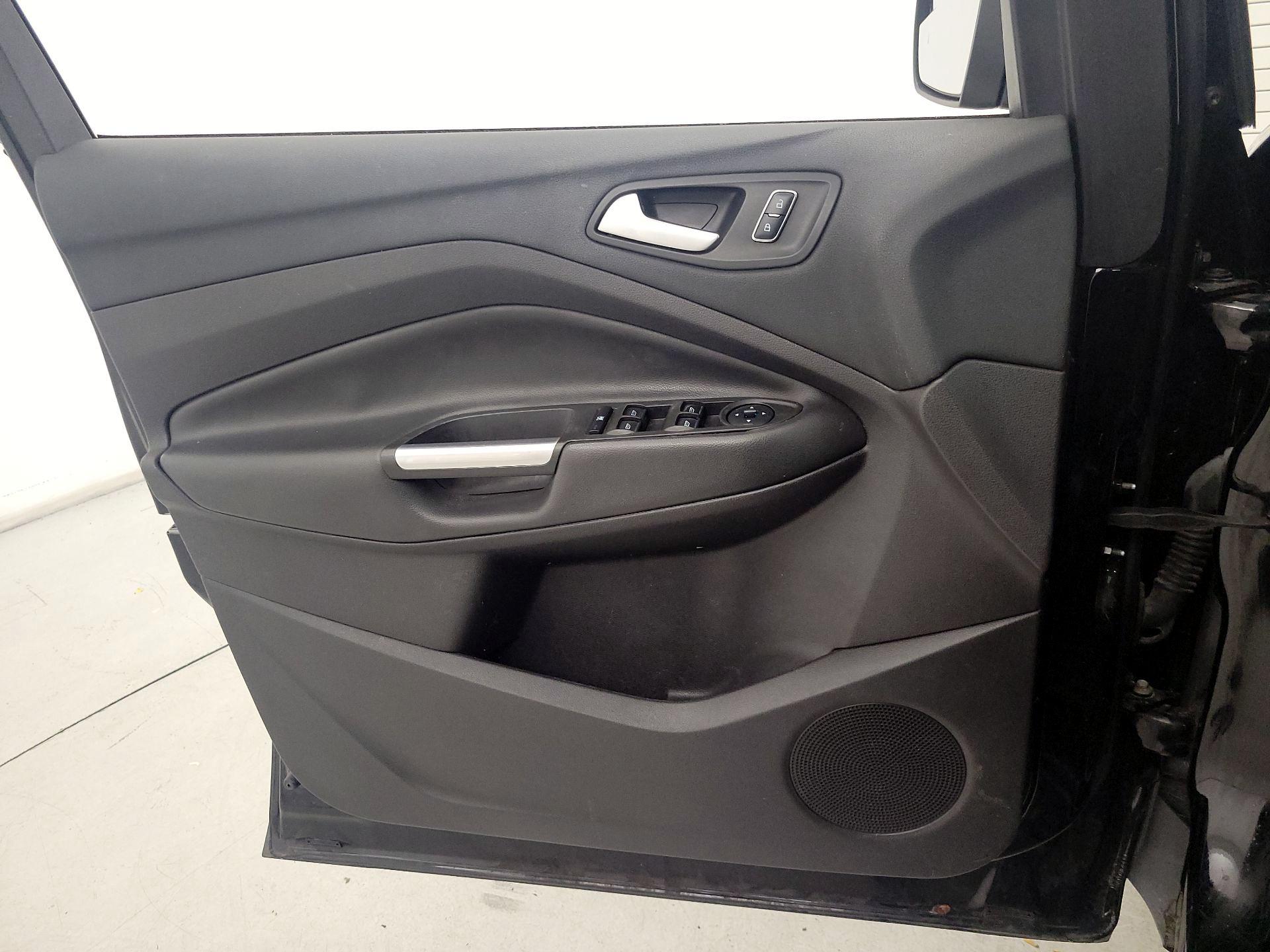 Thumbnail: 2016 Ford Escape - 12