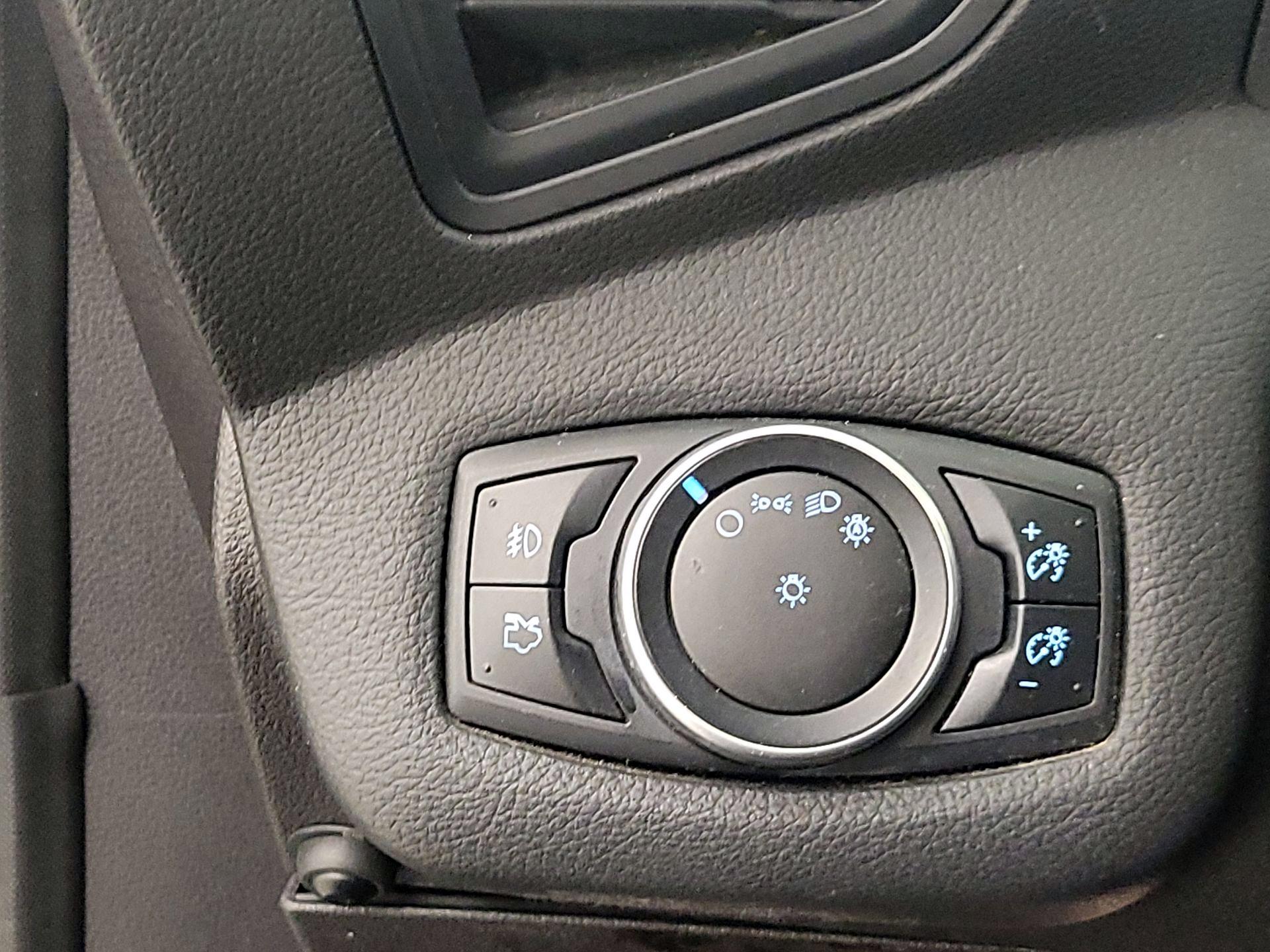 Thumbnail: 2016 Ford Escape - 13