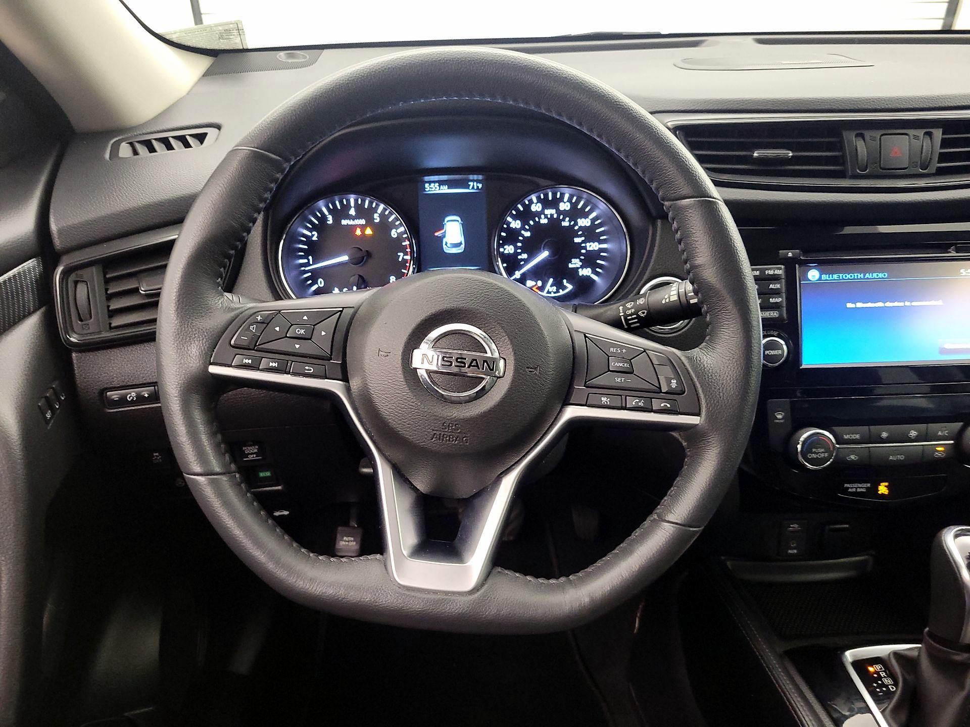 Thumbnail: 2017 Nissan Rogue - 10