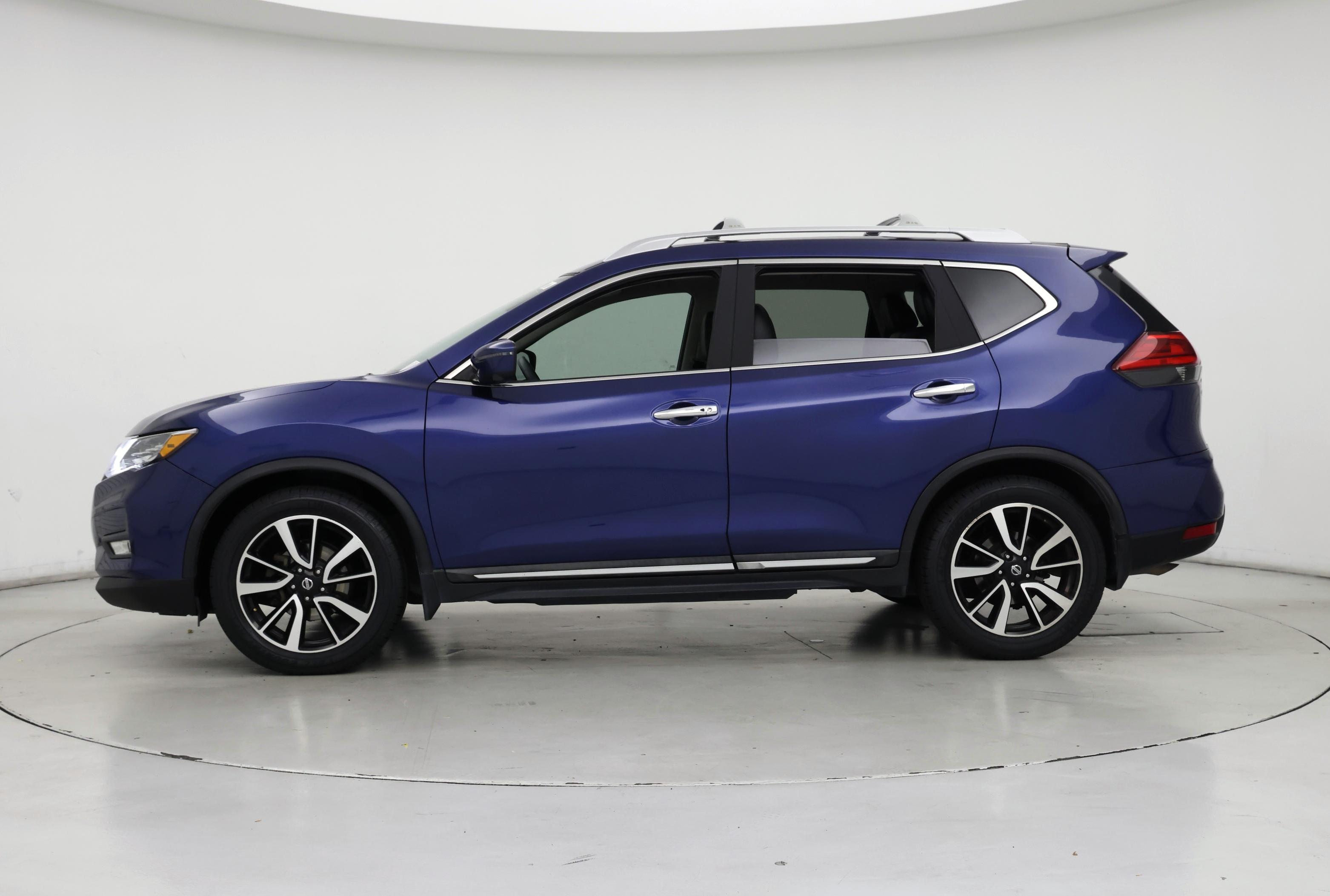 Thumbnail: 2017 Nissan Rogue - 3