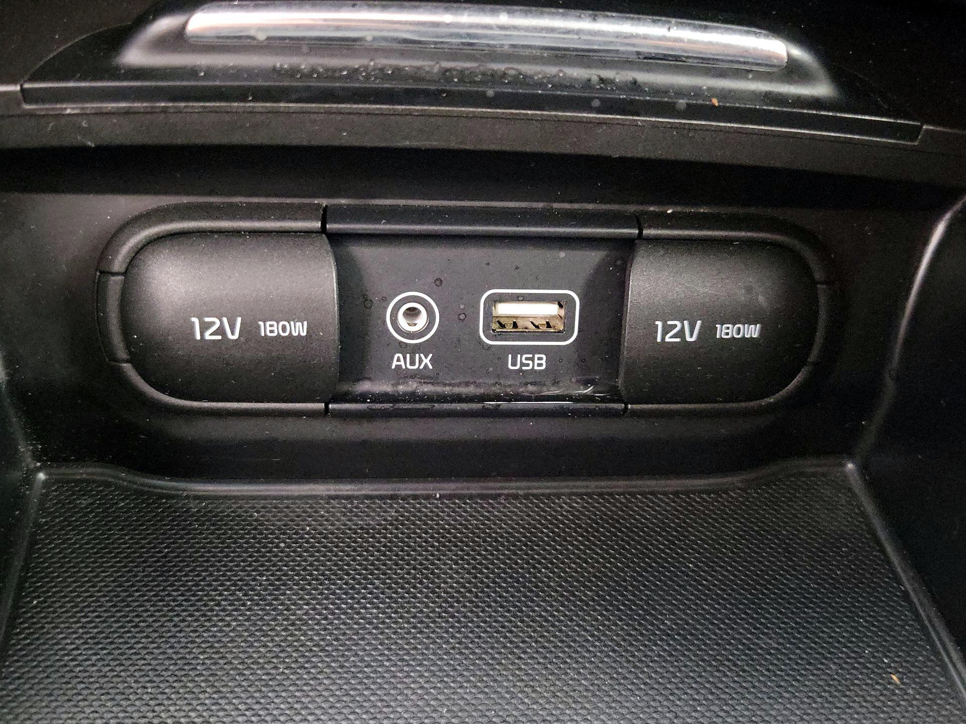 Thumbnail: 2016 Kia Optima - 18