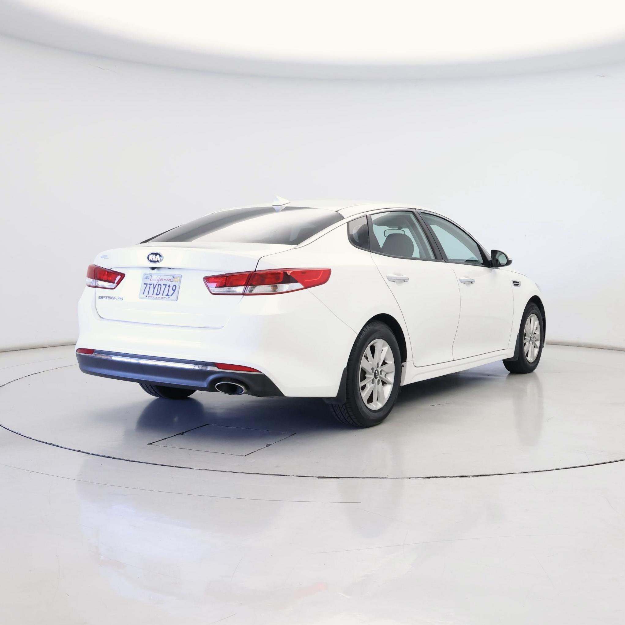Thumbnail: 2016 Kia Optima - 8