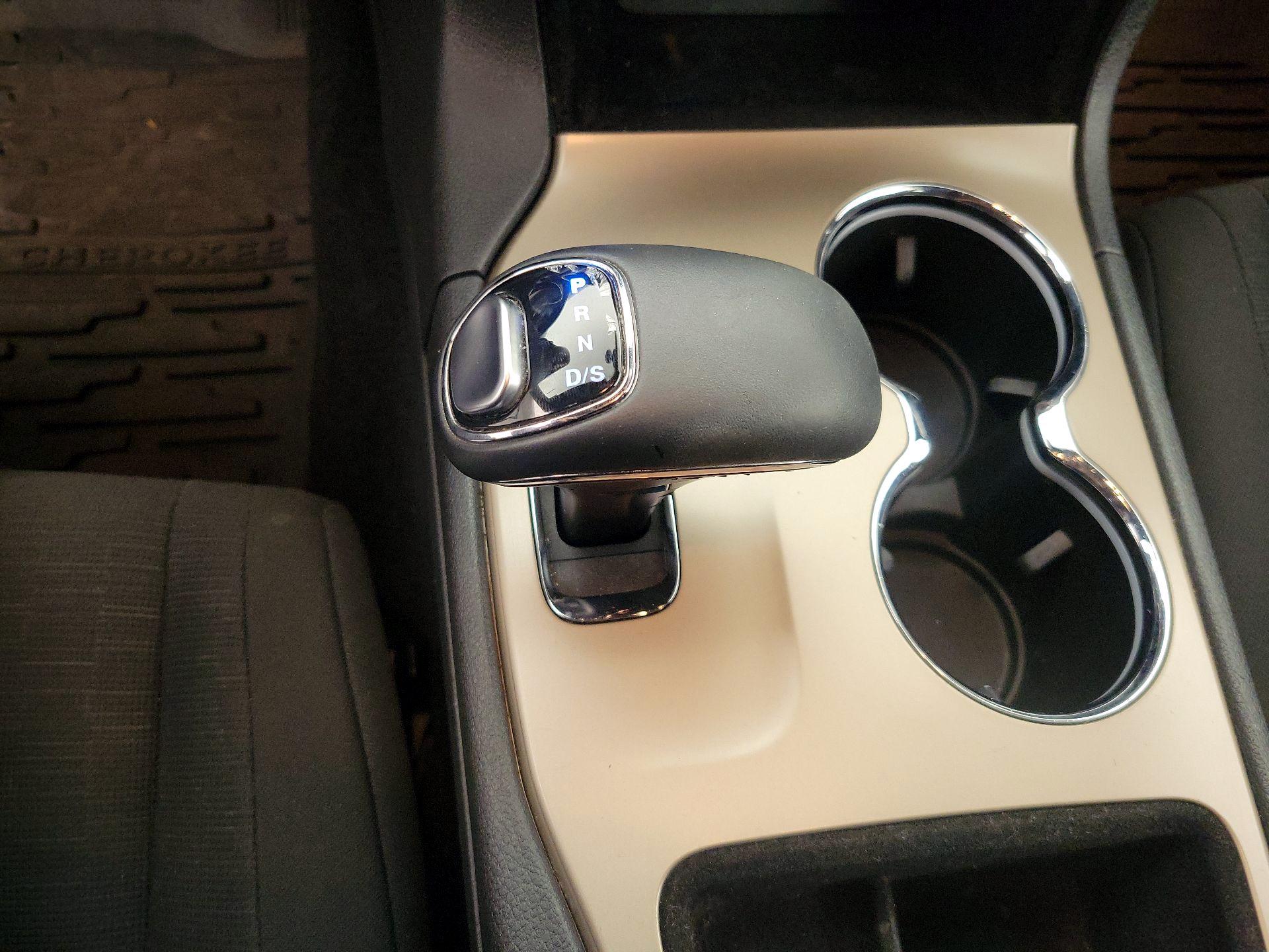 Thumbnail: 2014 Jeep Grand Cherokee - 16