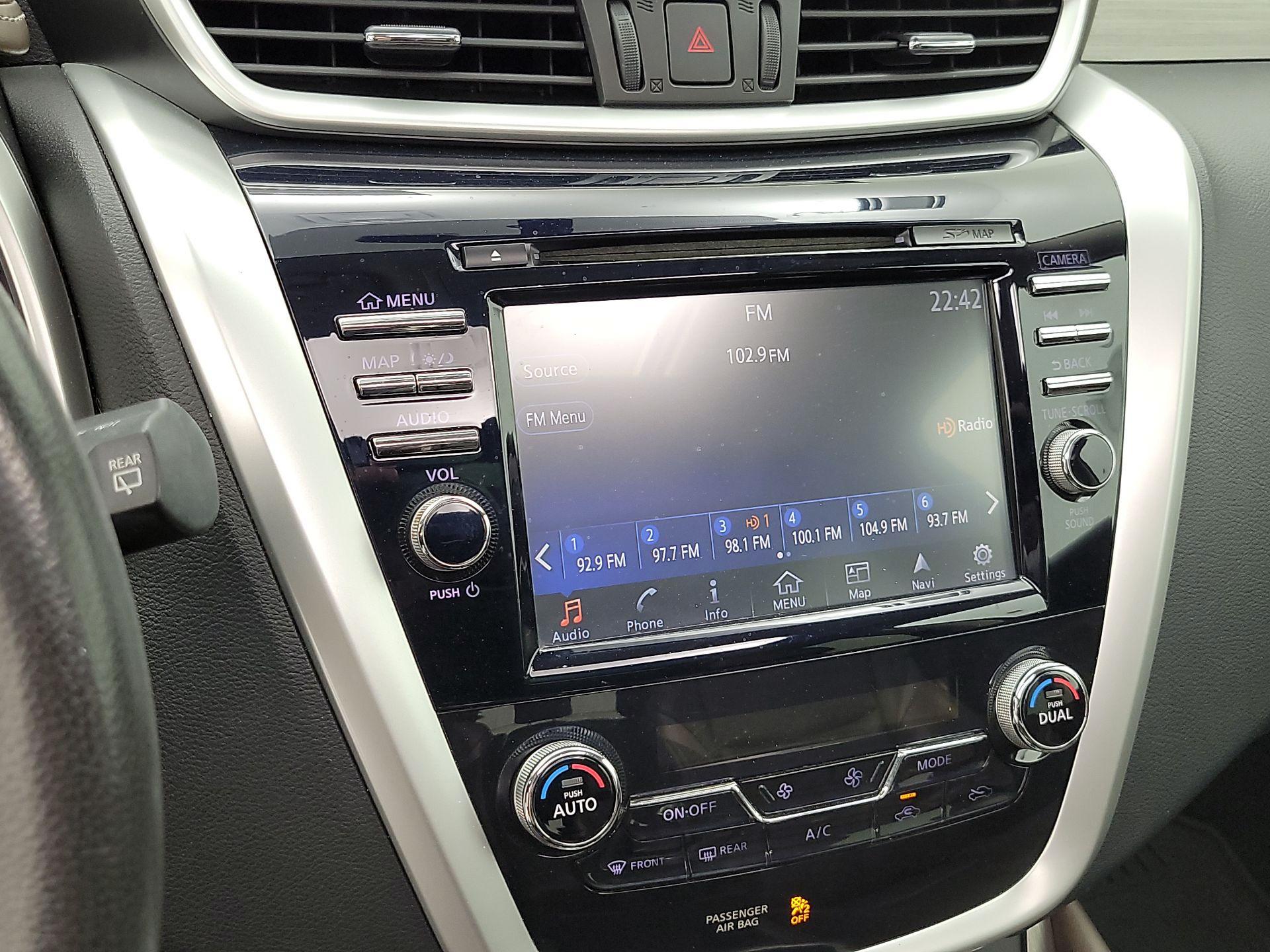 Thumbnail: 2016 Nissan Murano - 16