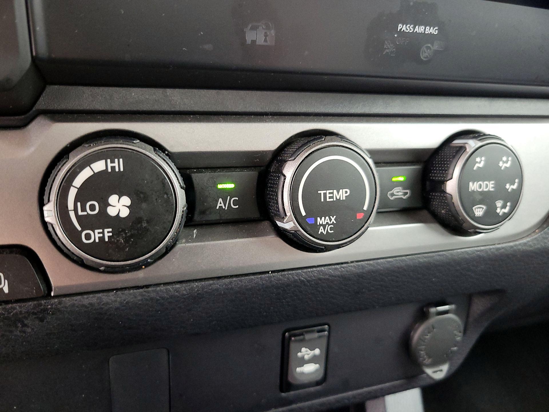 Thumbnail: 2019 Toyota Tacoma - 16