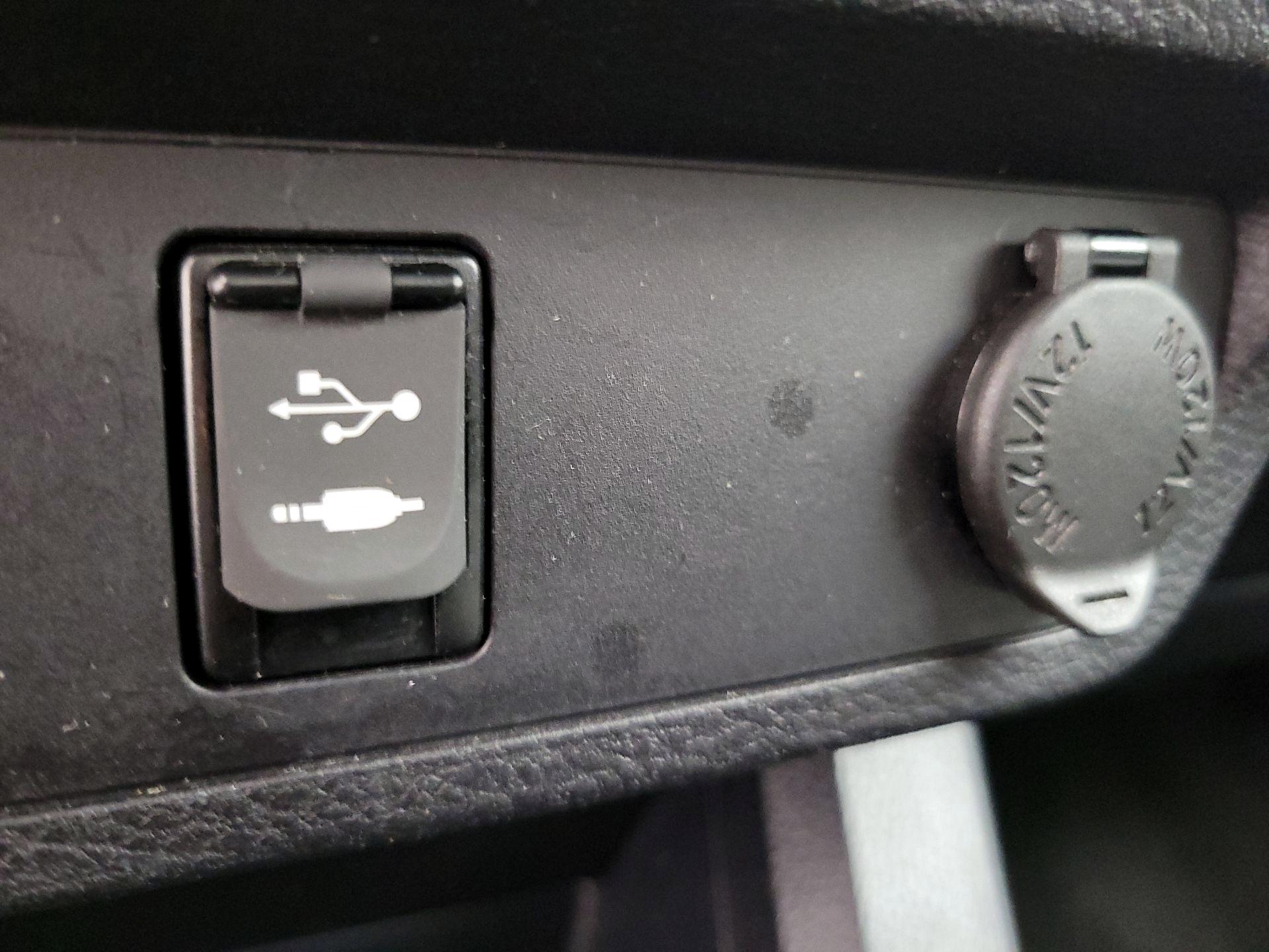 Thumbnail: 2019 Toyota Tacoma - 18