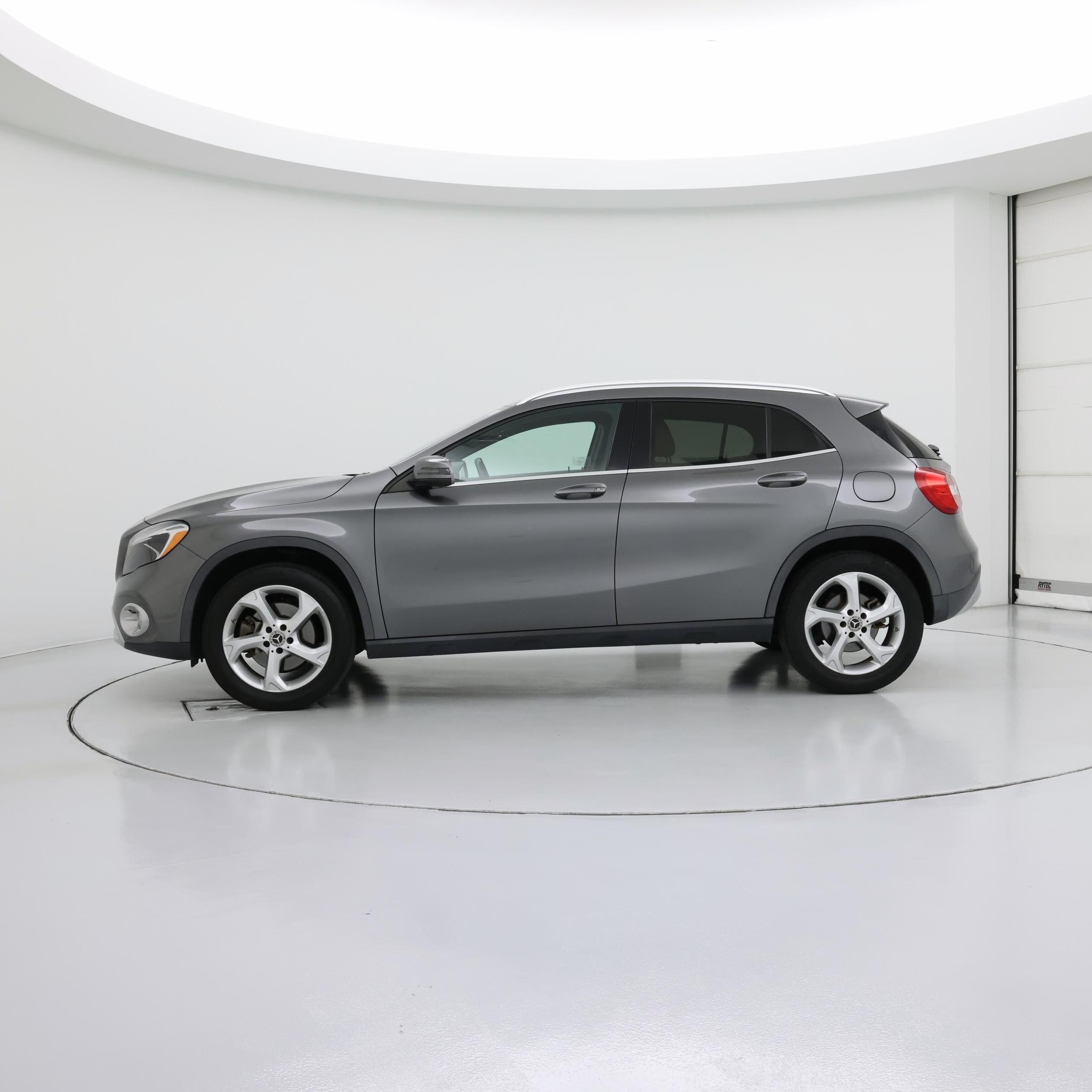 Thumbnail: 2020 Mercedes-Benz GLA - 3