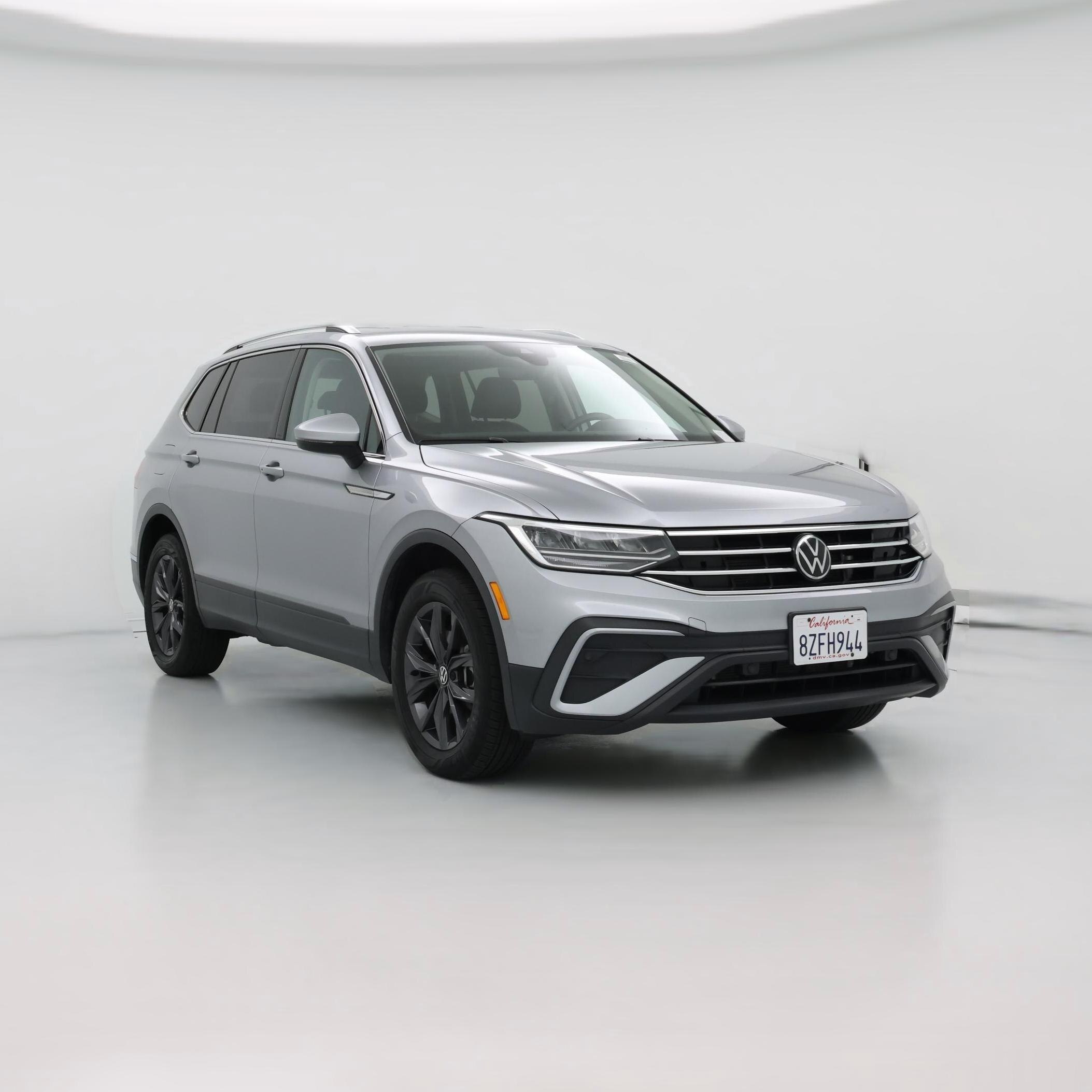 Thumbnail: 2022 Volkswagen Tiguan - 1