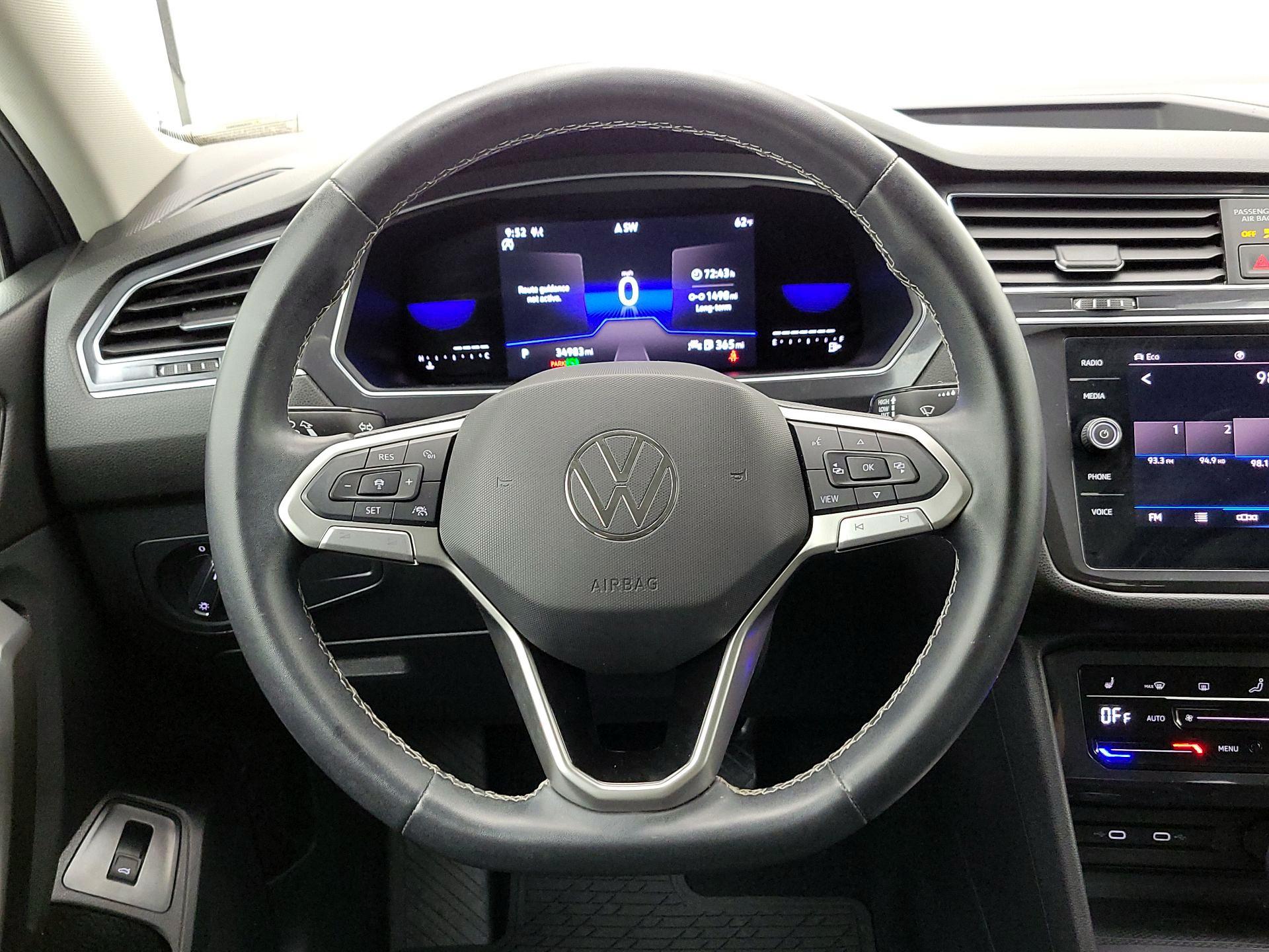 Thumbnail: 2022 Volkswagen Tiguan - 10