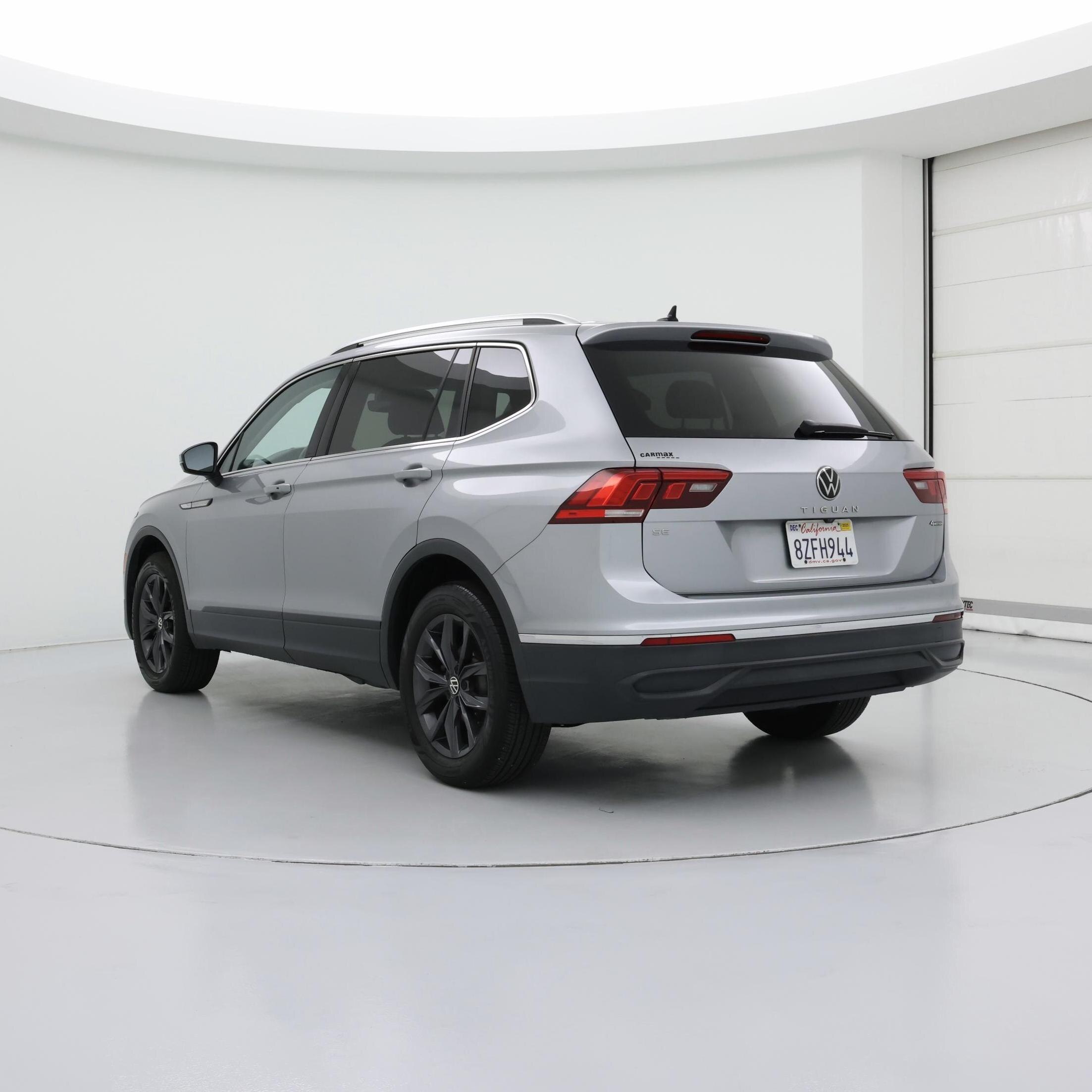 Thumbnail: 2022 Volkswagen Tiguan - 2