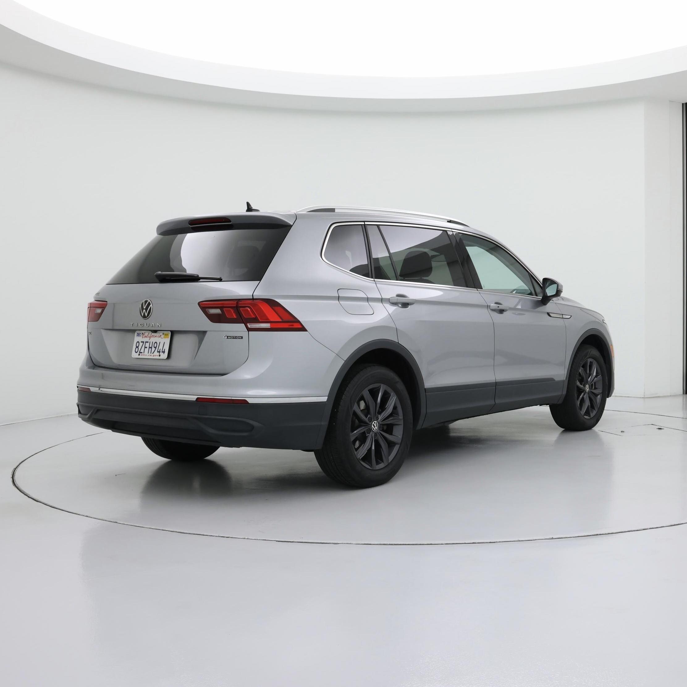 Thumbnail: 2022 Volkswagen Tiguan - 8