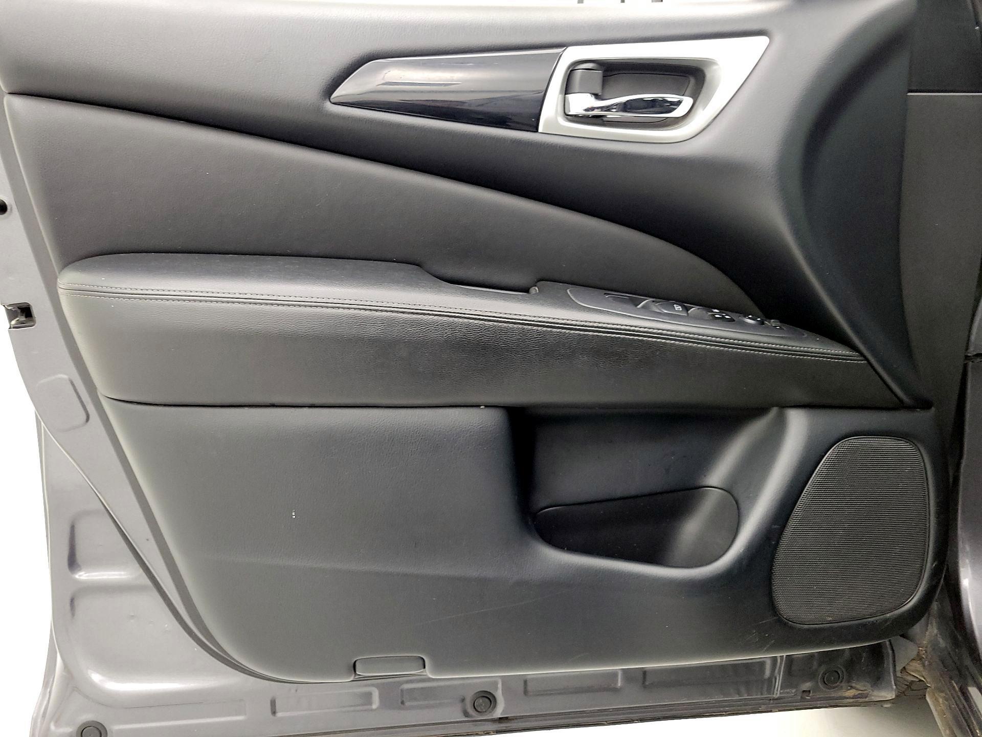 Thumbnail: 2019 Nissan Pathfinder - 12