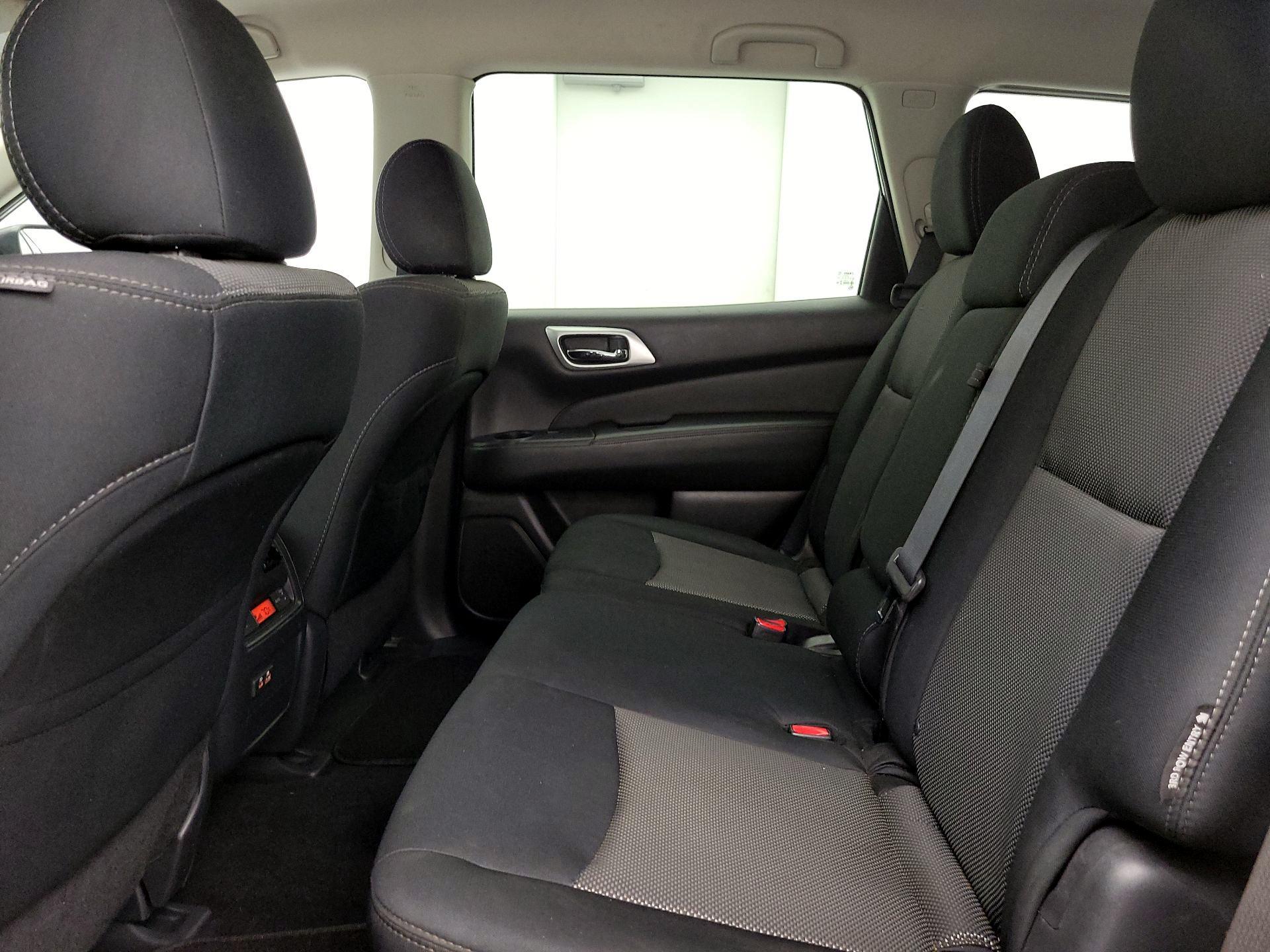 Thumbnail: 2019 Nissan Pathfinder - 19