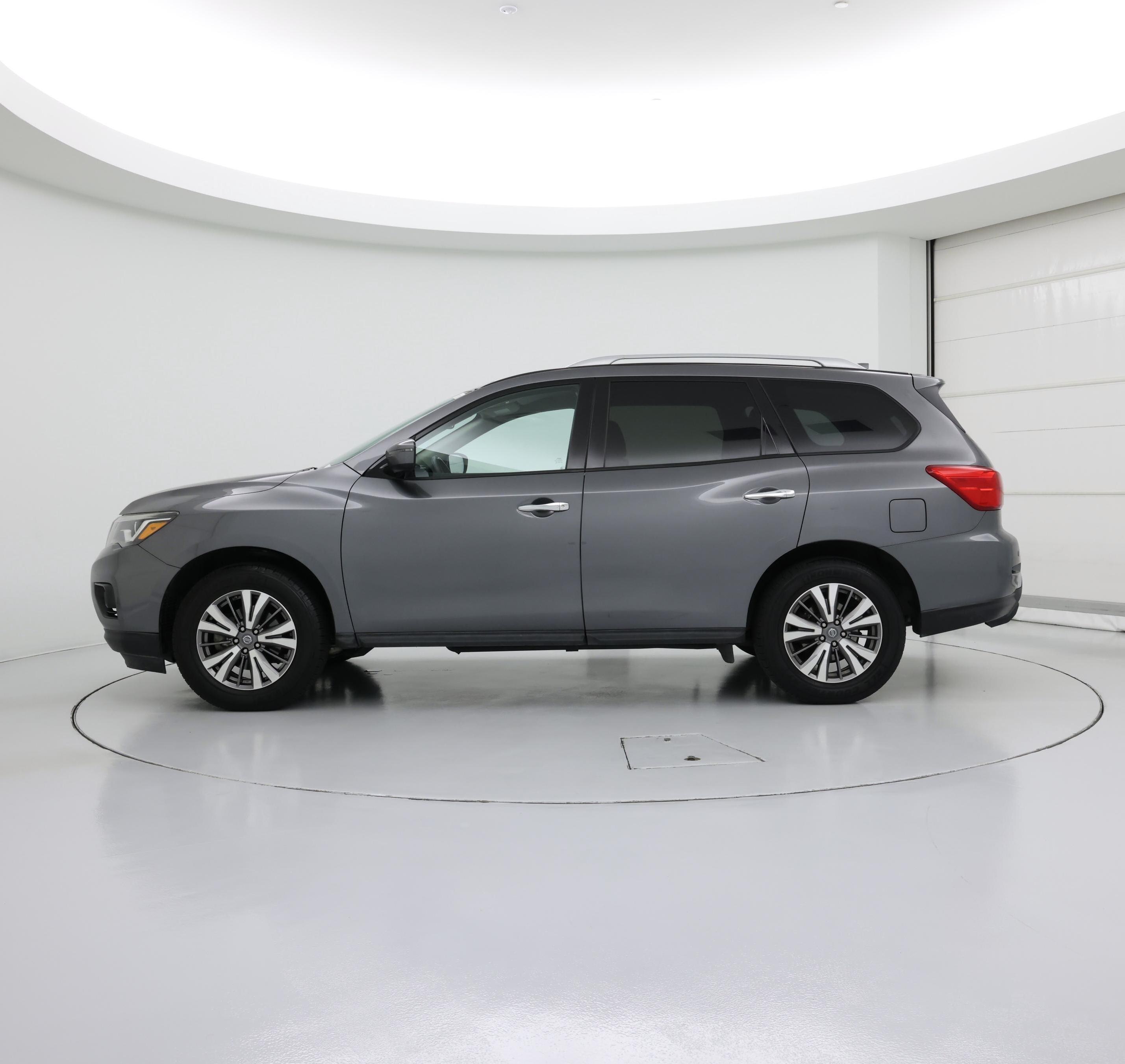 Thumbnail: 2019 Nissan Pathfinder - 3