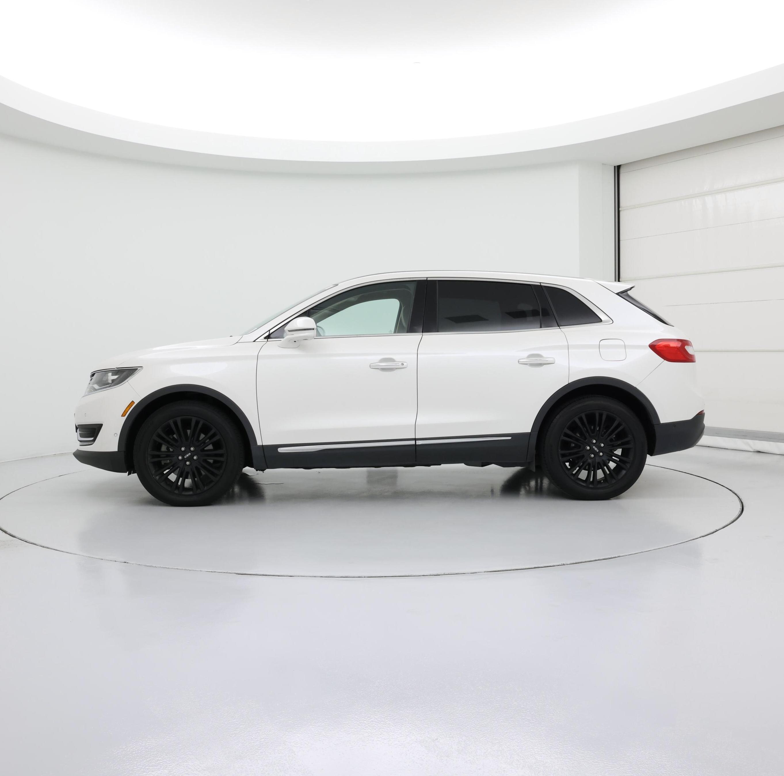 Thumbnail: 2018 Lincoln MKX - 3
