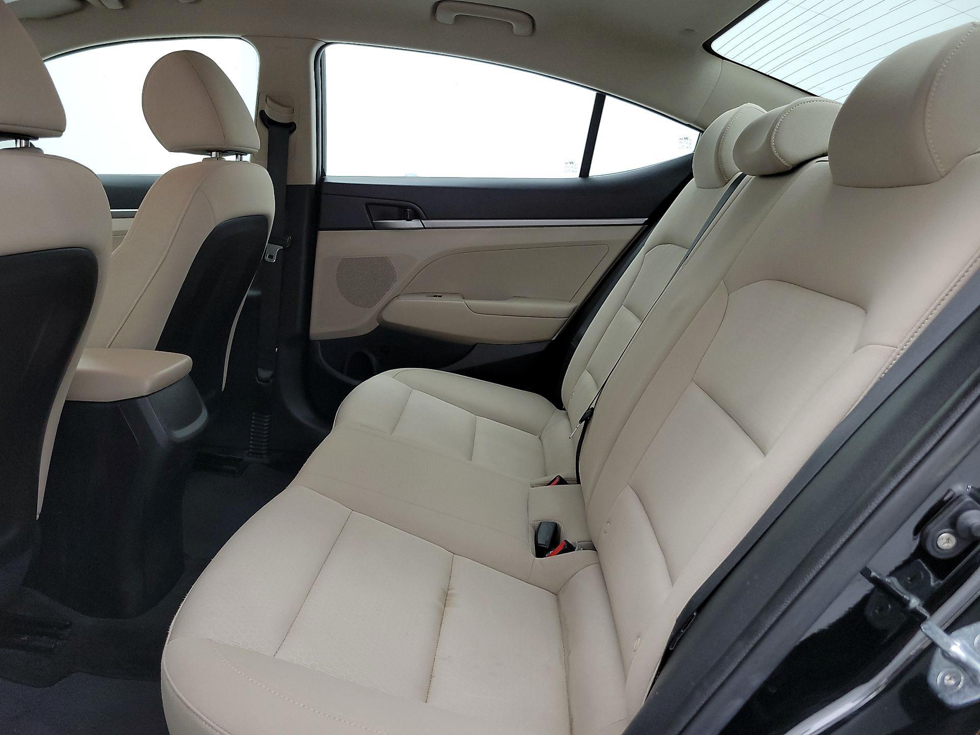 Thumbnail: 2018 Hyundai Elantra - 18