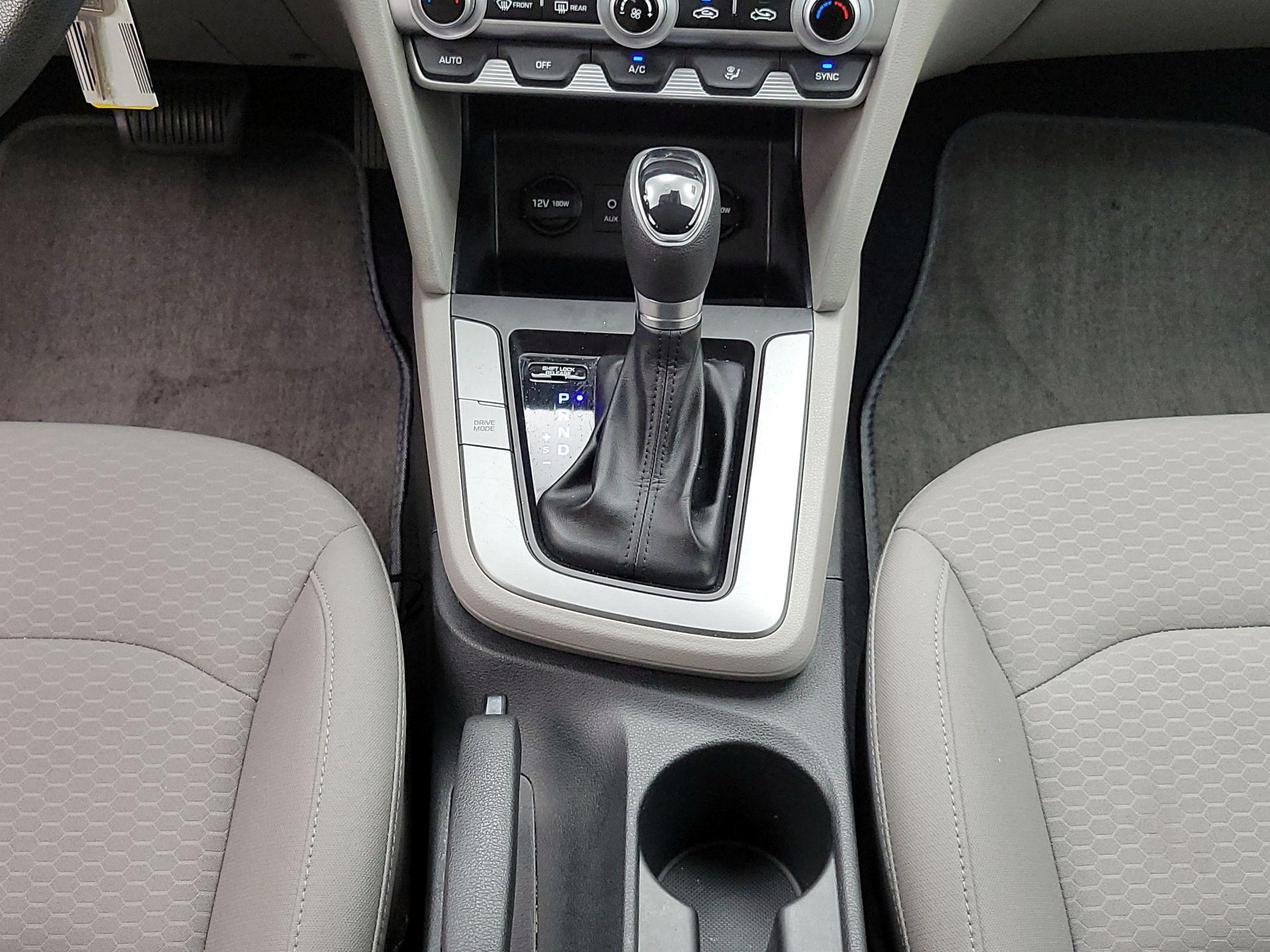 Thumbnail: 2020 Hyundai Elantra - 17