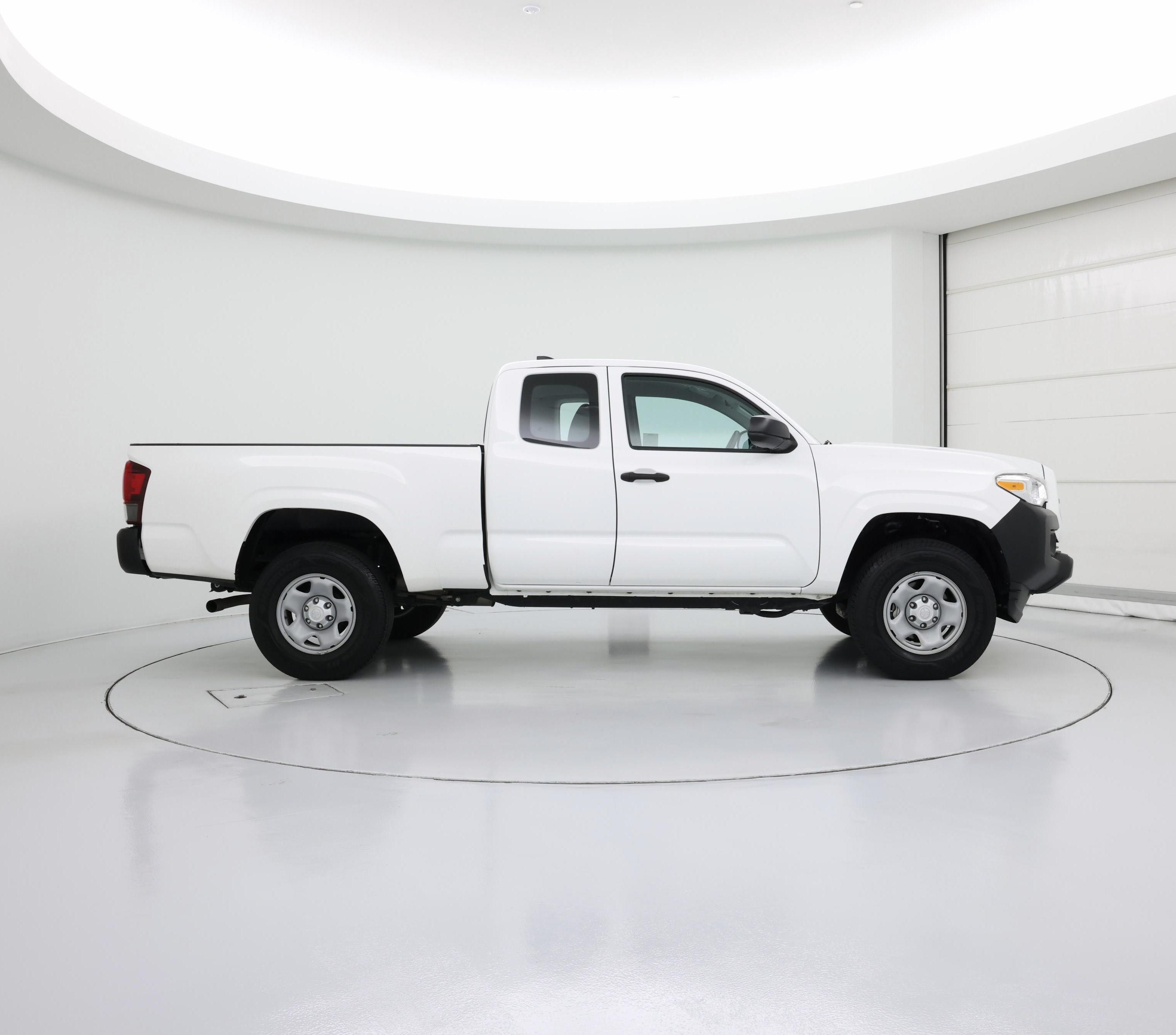 Thumbnail: 2018 Toyota Tacoma - 7