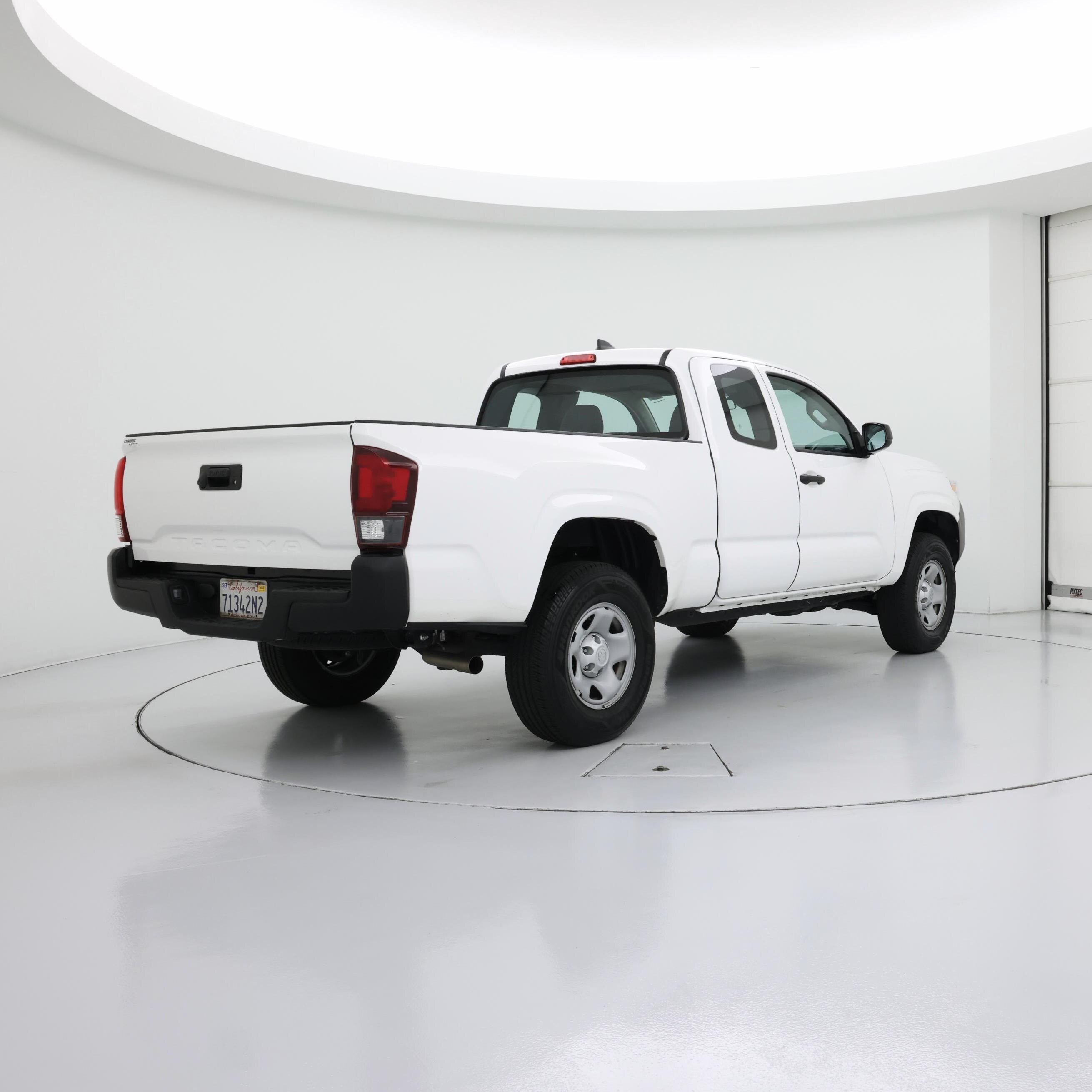Thumbnail: 2018 Toyota Tacoma - 8