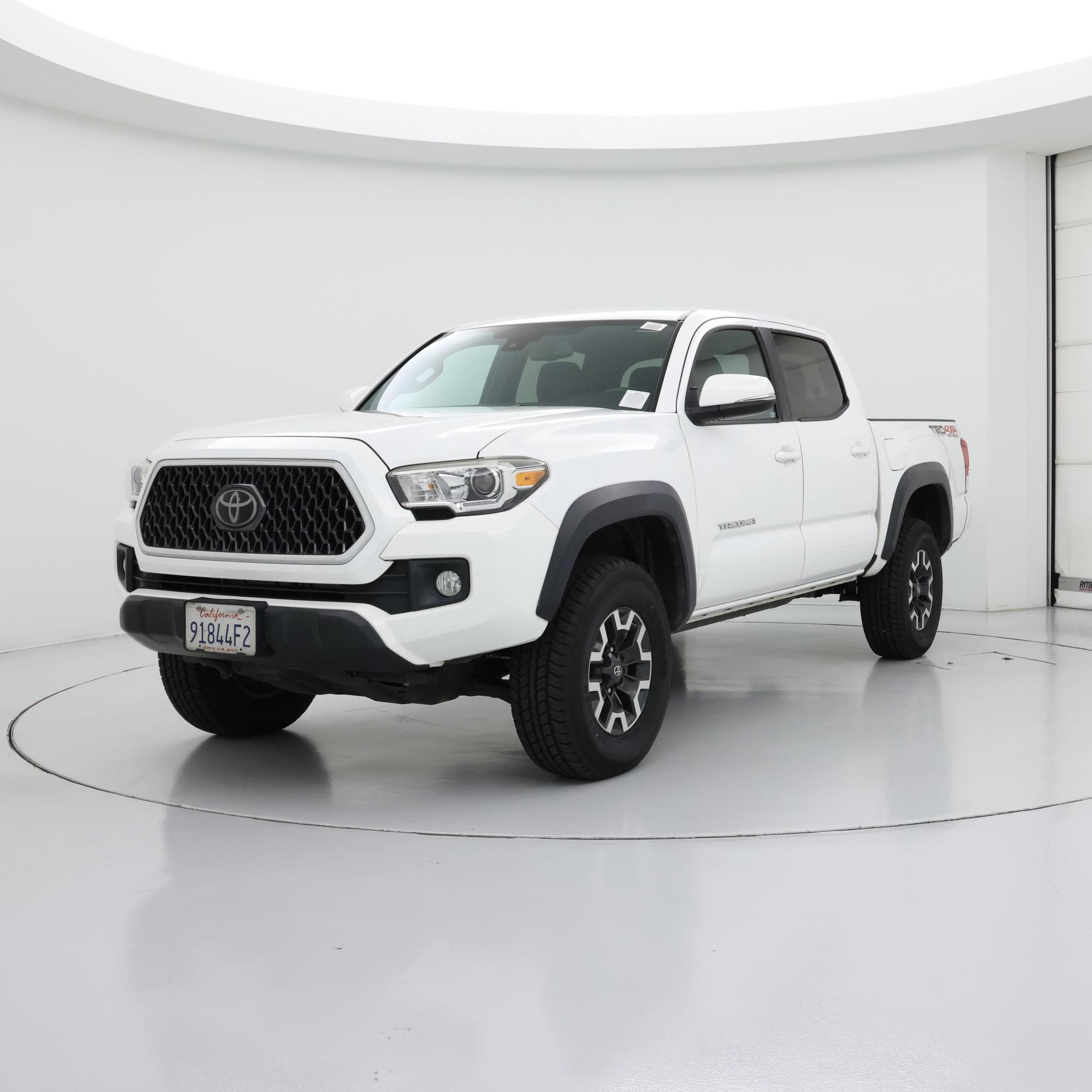 Thumbnail: 2018 Toyota Tacoma - 4